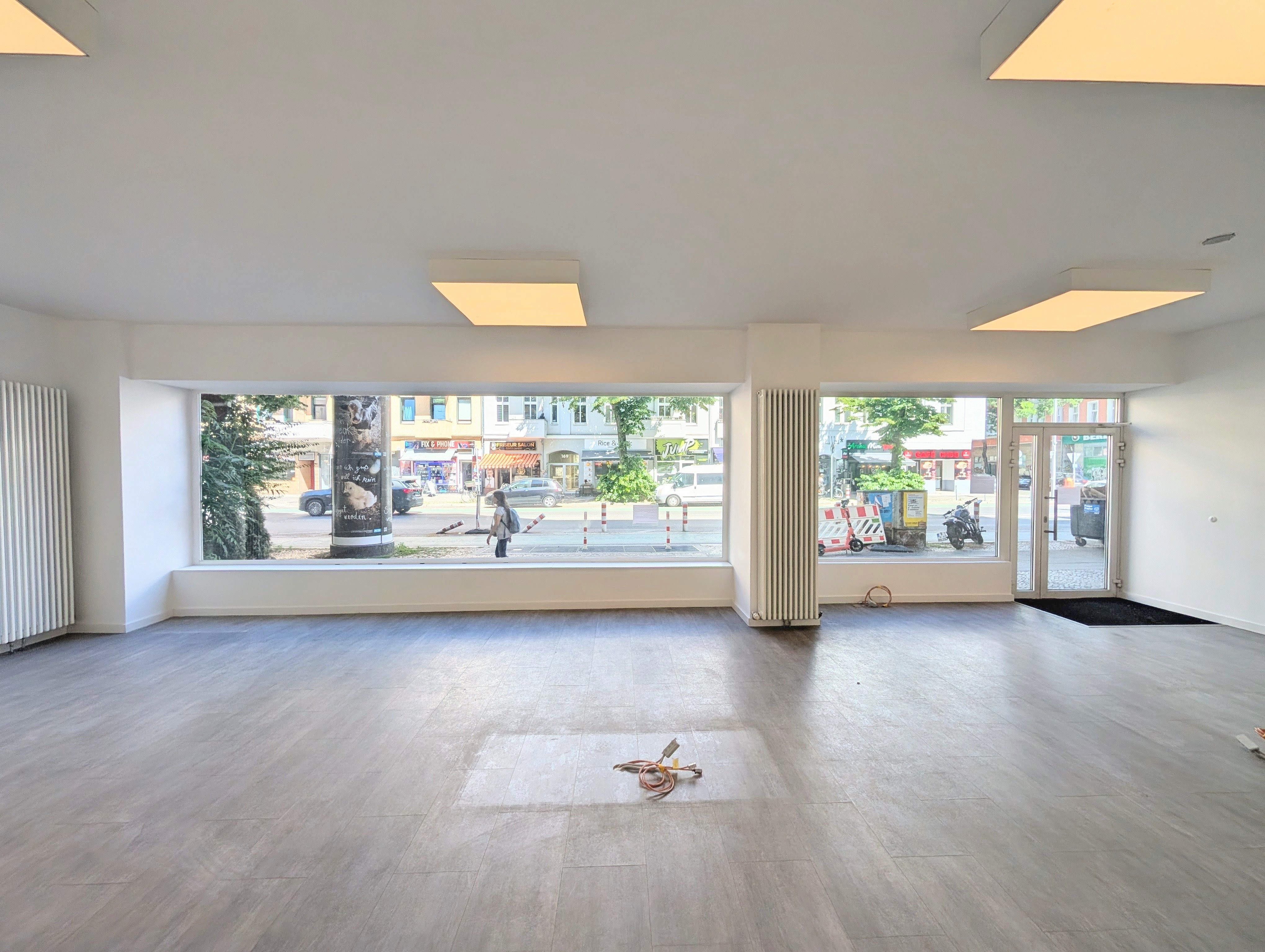 Top-Laden an der Hermannstraße – ca. 20 m Front, saniert und sofort verfügbar