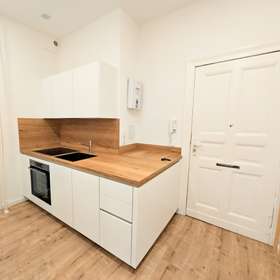 Perfekt für Singles & Paare | Helle 2-Zimmer-Wohnung in Berlin-Mitte | Einbauküche | 1. OG