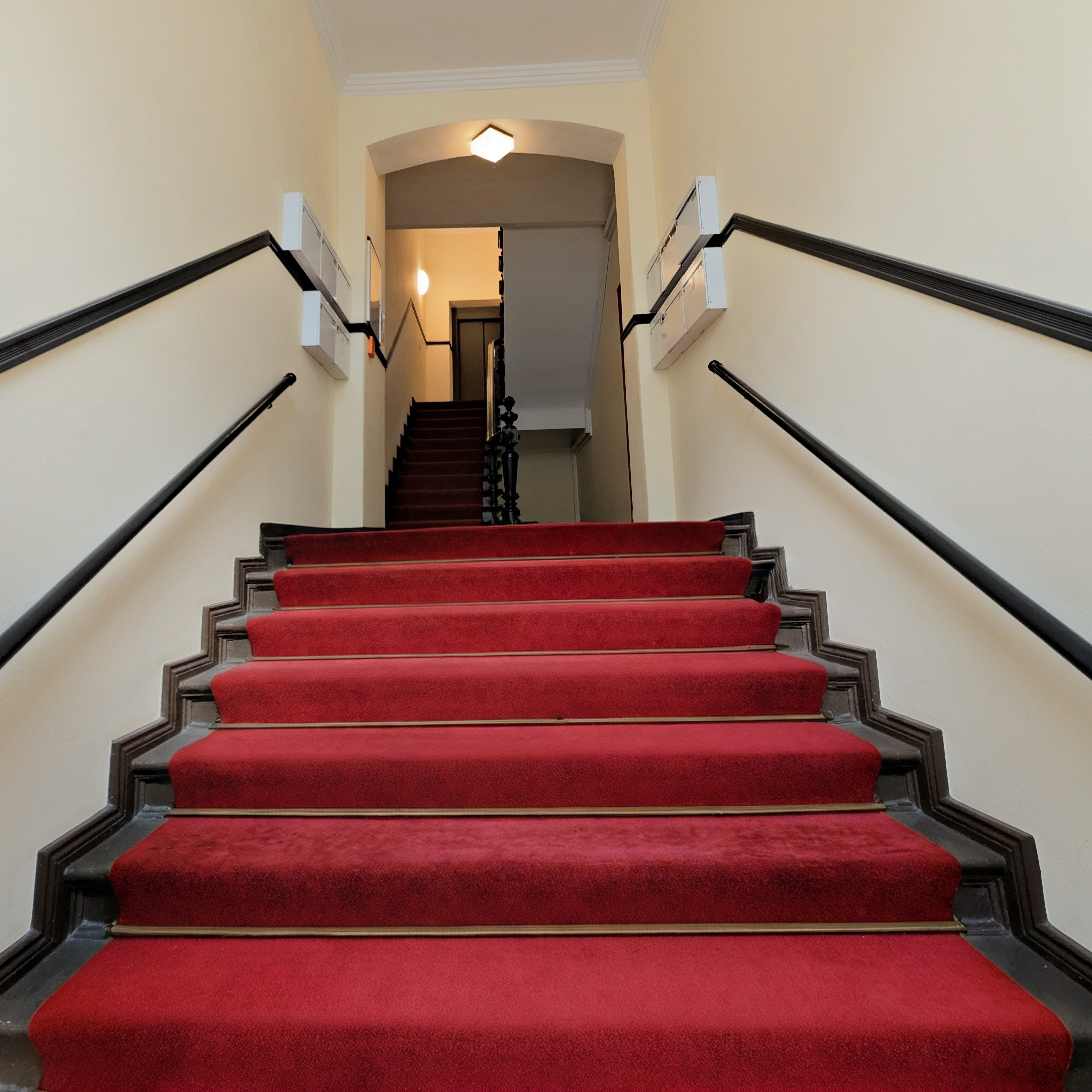 Großzügige Büro- oder Praxisfläche nahe Ku’damm – 169 m² mit Aufzug