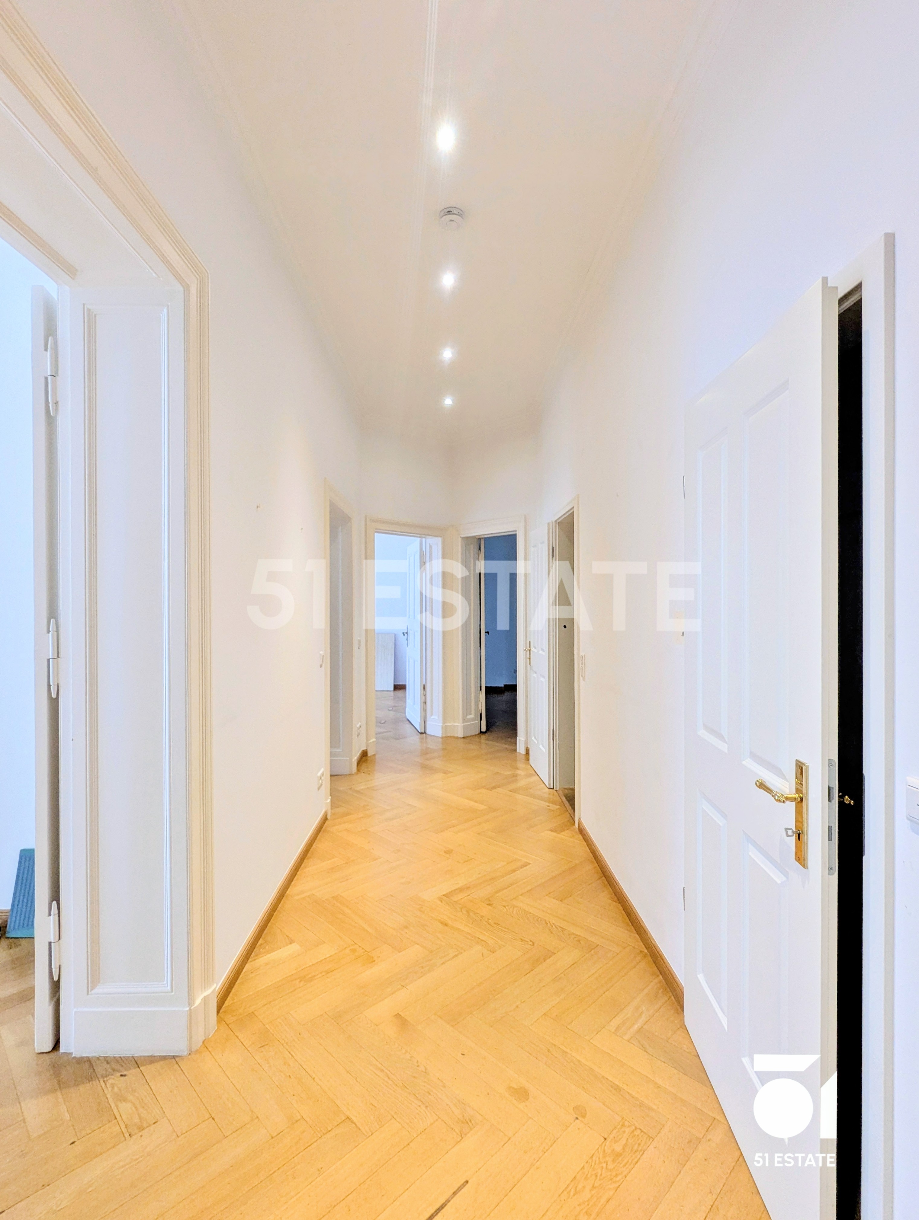 Büro- oder Praxisfläche nahe Kurfürstendamm – 5 Räume auf ca. 155 m²