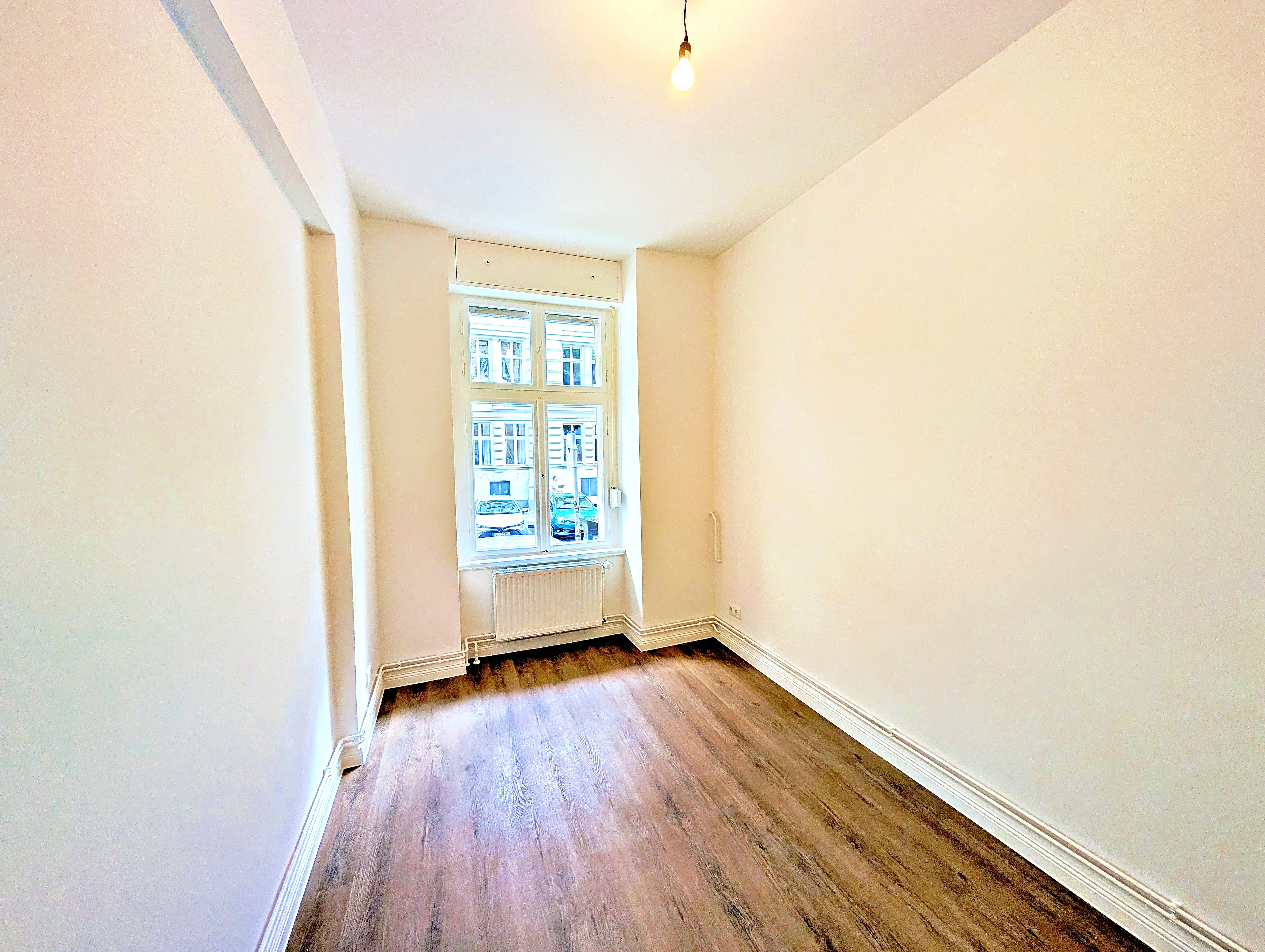 Frisch sanierte 1,5-Zimmer-Erdgeschoss Maisonette in Berlin-Moabit mit neuer Einbauküche