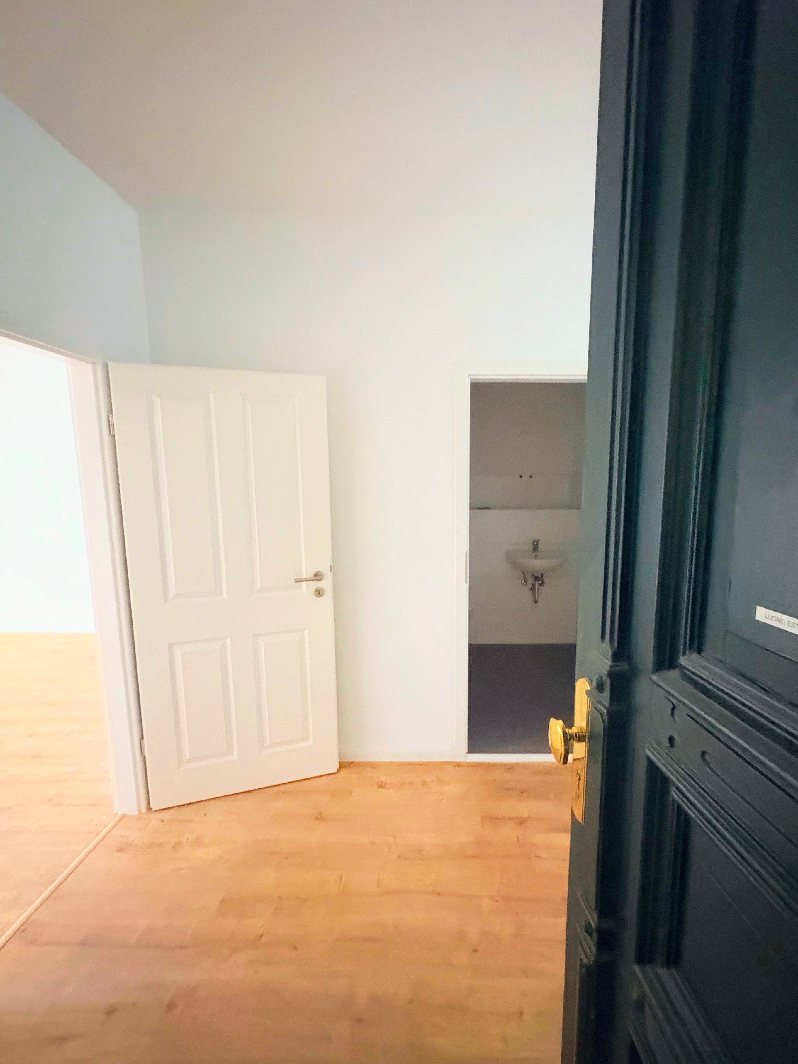 Helle 2-Zimmer-Wohnung in Berlin-Moabit mit moderner Einbauküche