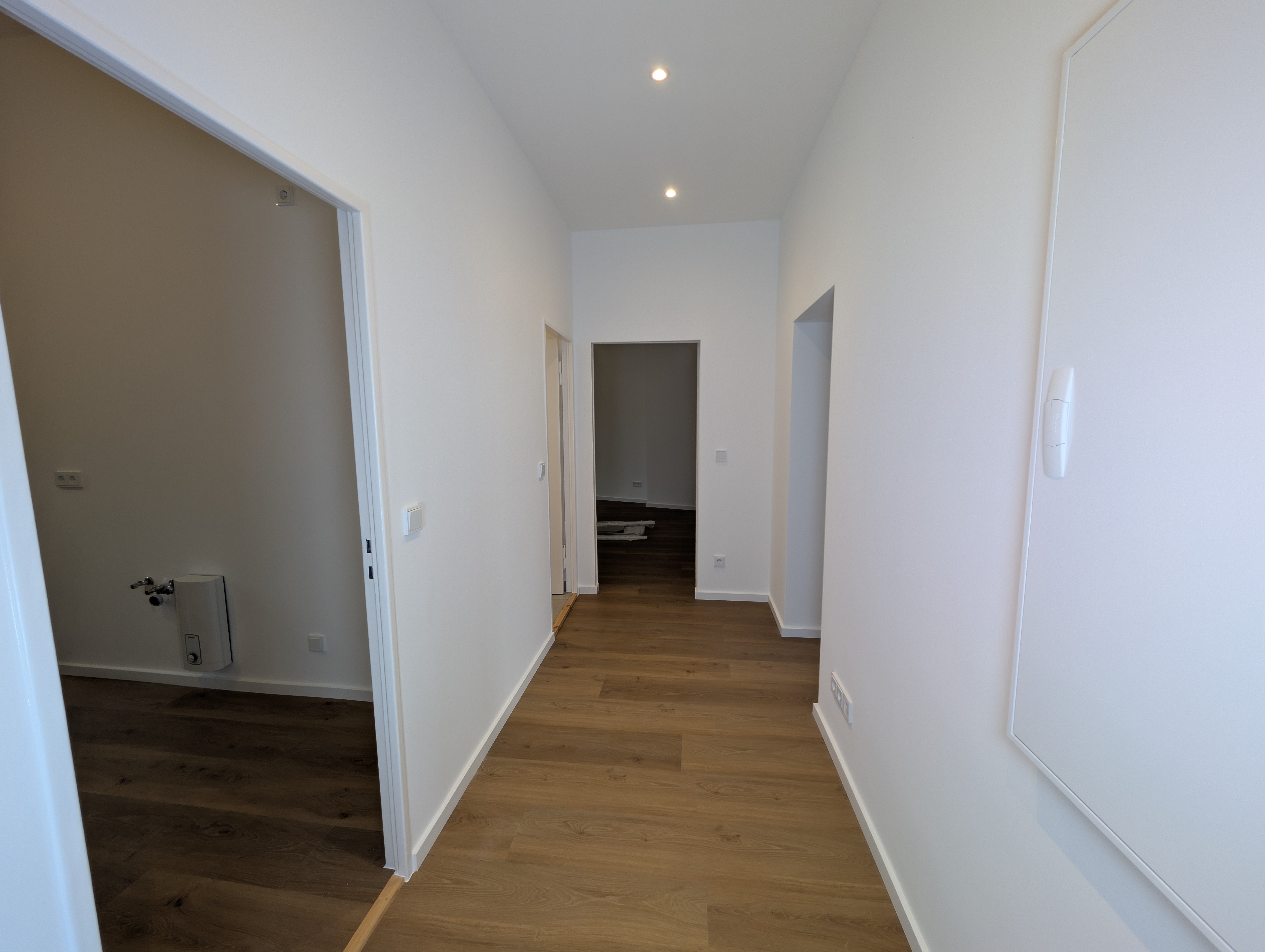 2-Zimmer-Wohnung Berlin-Tegel | Balkon | Neue Einbauküche | Top-Lage Berliner Straße