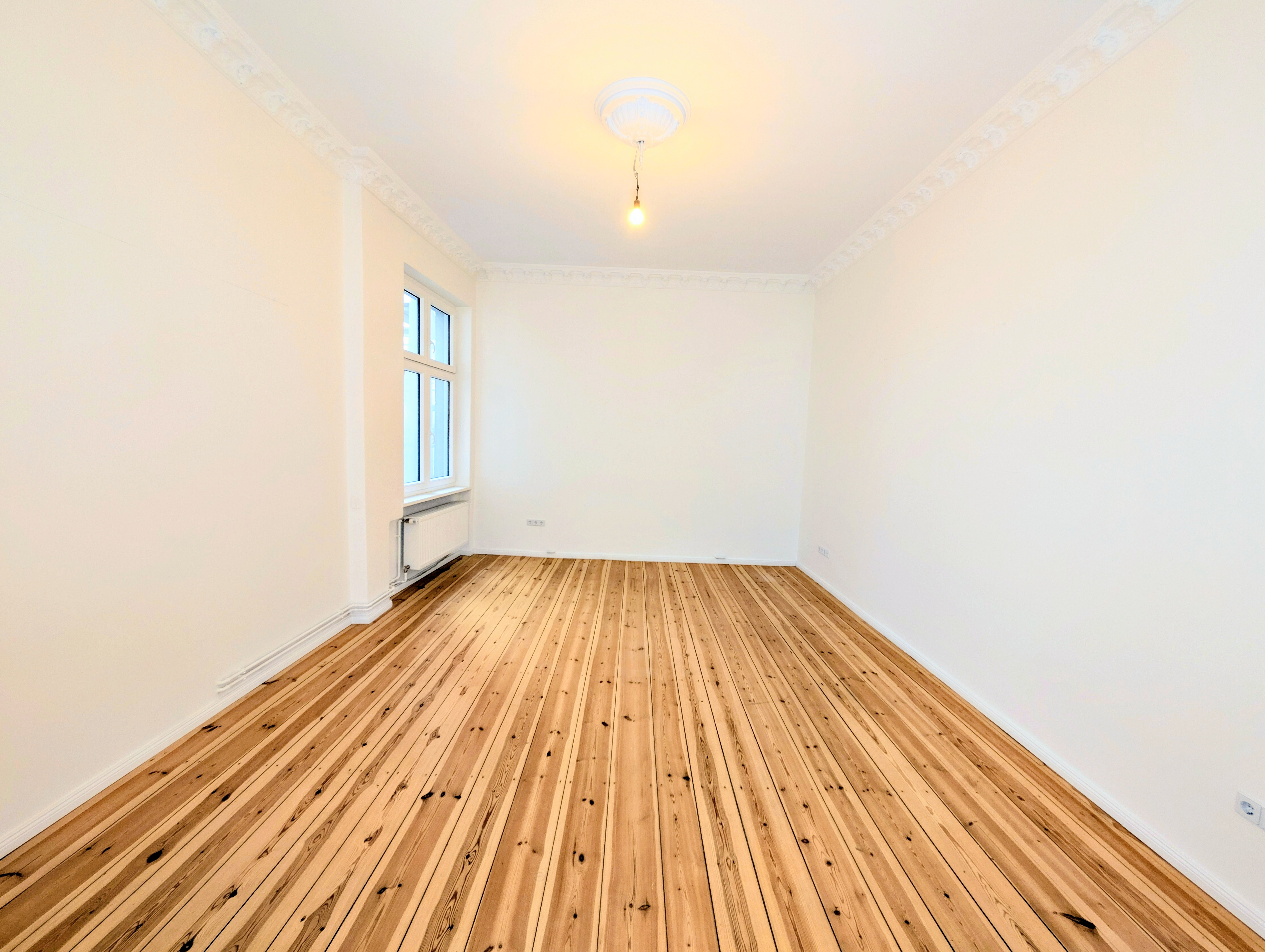 Repräsentative Gewerbefläche am Ku’damm – 153 m², 5 Räume, modernisiert 2025