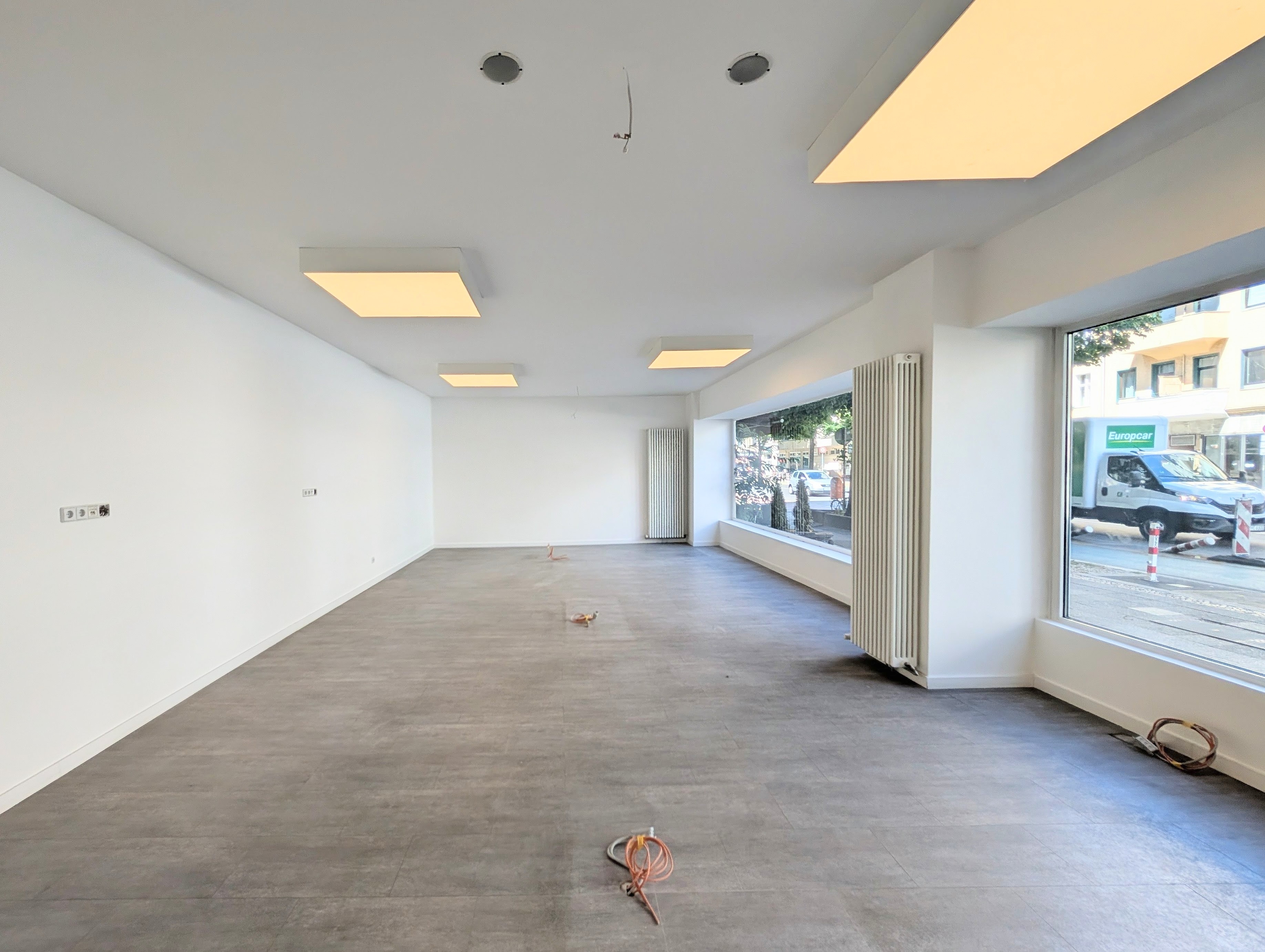 Top-Laden an der Hermannstraße – ca. 20 m Front, saniert und sofort verfügbar