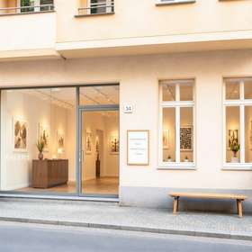 Vielseitige Gewerbefläche mit großer Schaufensterfront im Akazienkiez