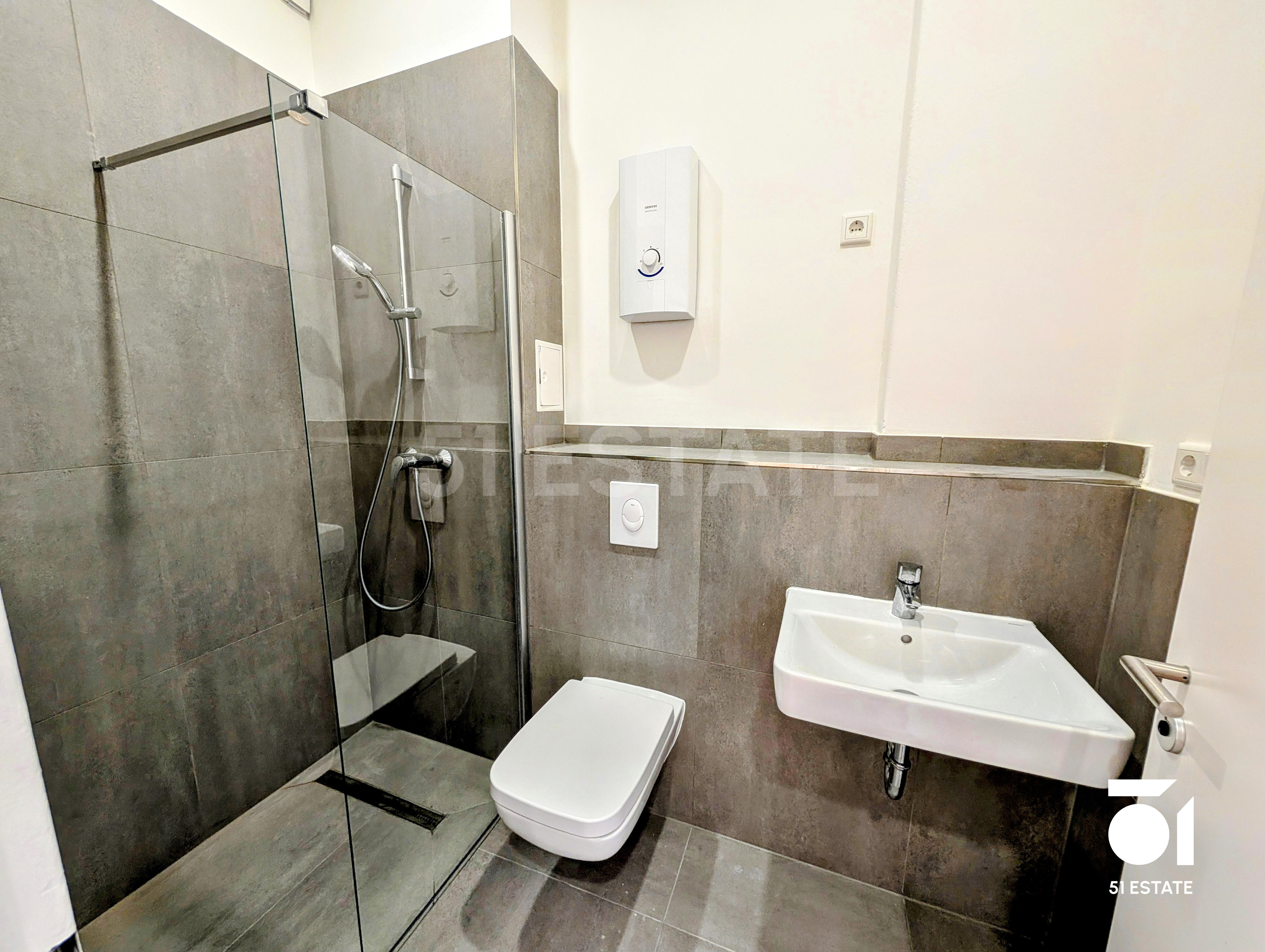 Exklusive Wohnung – 114 m² im 2. OG in der Rathenower Straße!
