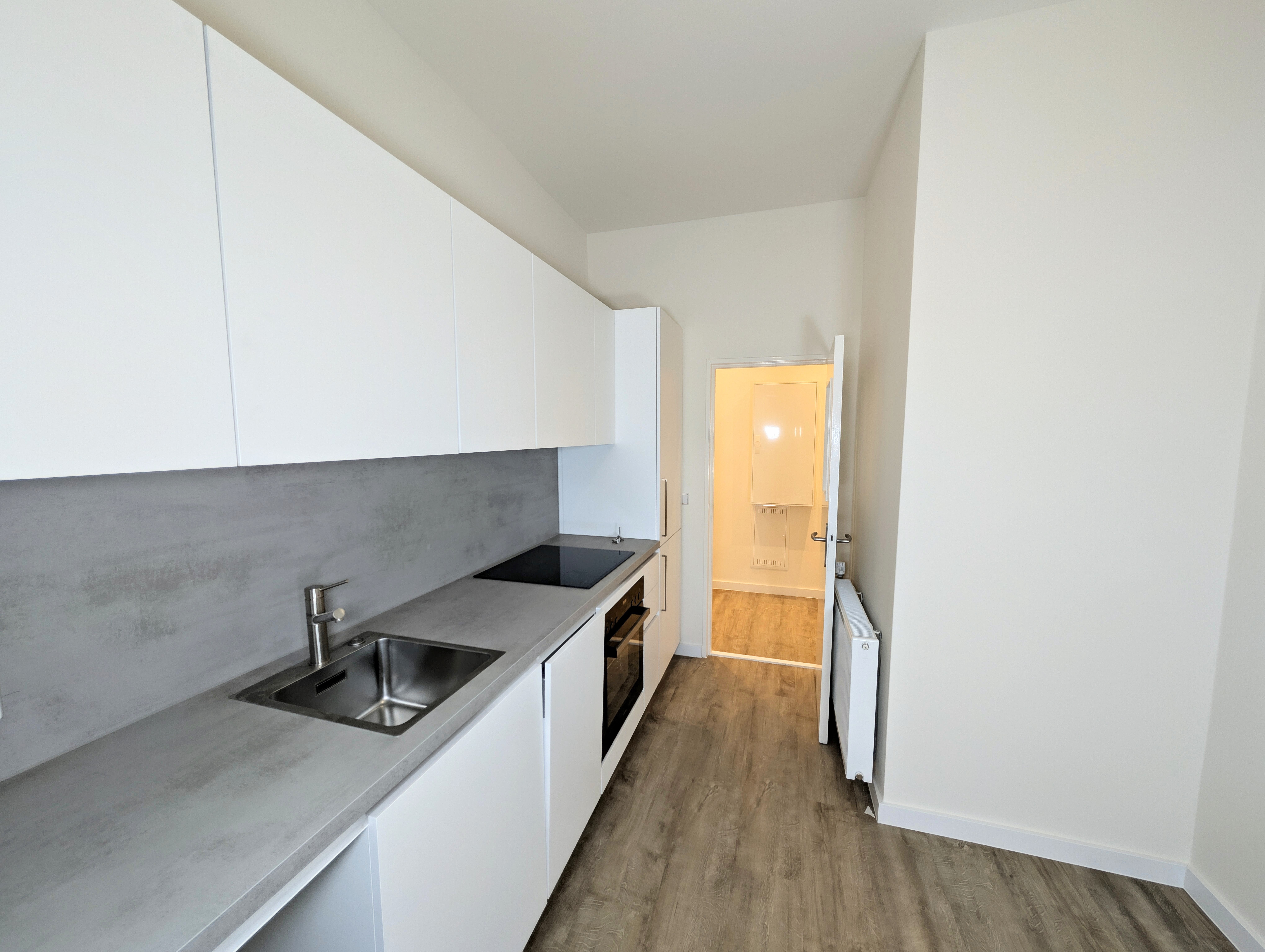 2-Zimmer-Wohnung Berlin-Tegel | Balkon | Neue Einbauküche | Top-Lage Berliner Straße