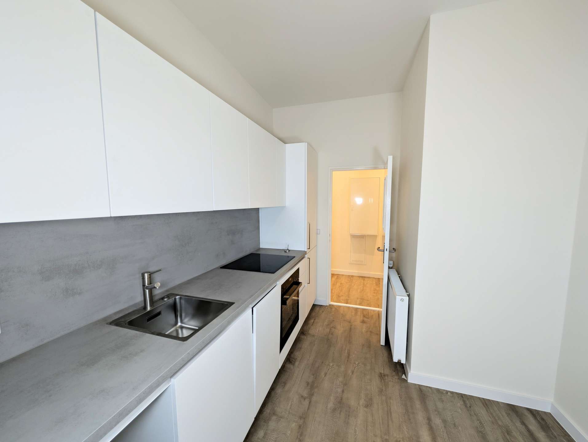 2-Zimmer-Wohnung Berlin-Tegel | Balkon | Neue Einbauküche | Top-Lage Berliner Straße