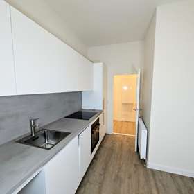 2-Zimmer-Wohnung Berlin-Tegel | Balkon | Neue Einbauküche | Top-Lage Berliner Straße