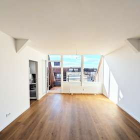 Attraktive 2-Zimmer- Penthouse Wohnung mit Balkon in Berlin-Tegel