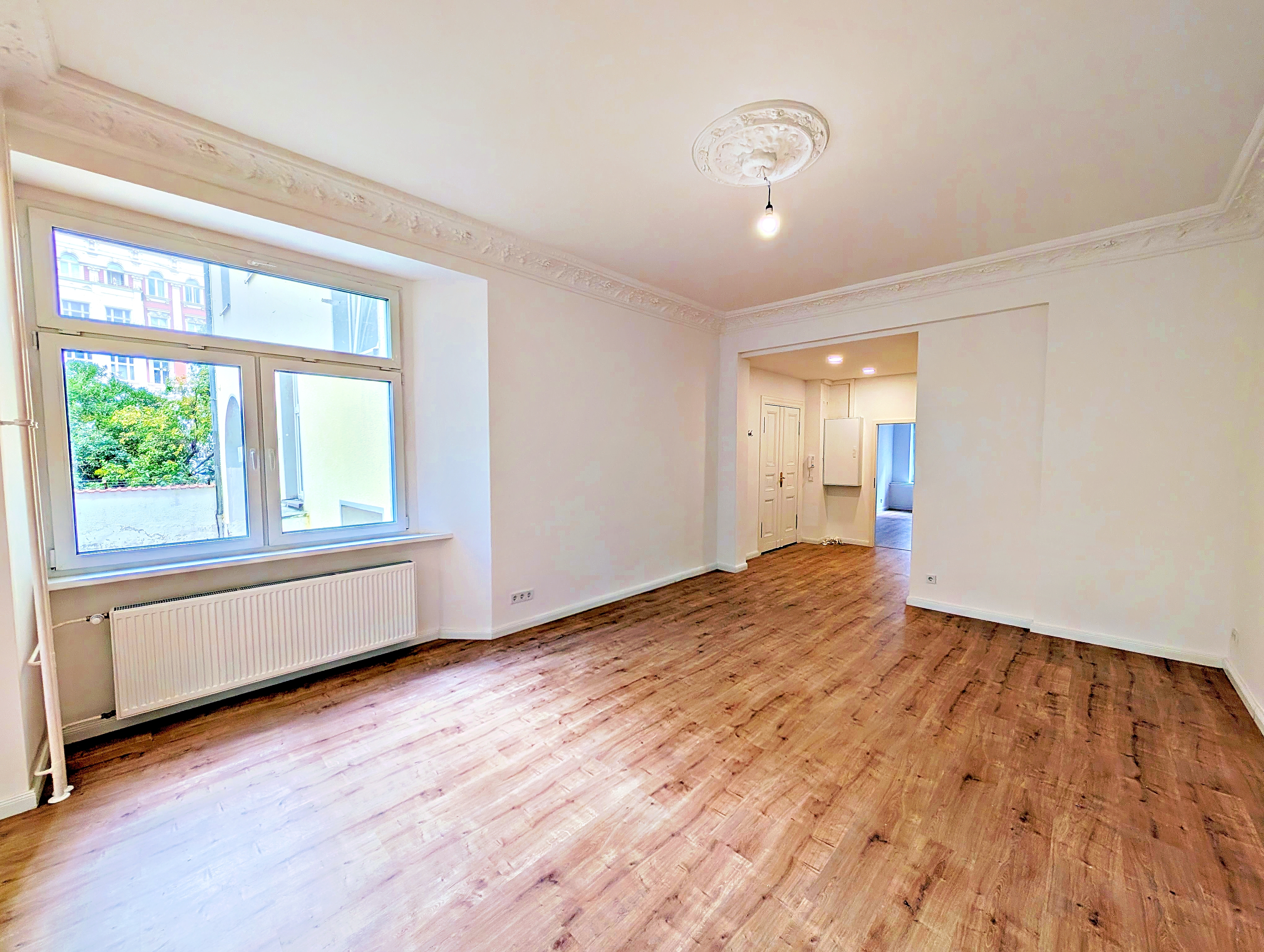 Helle 2-Zimmer-Wohnung in Berlin-Moabit mit moderner Einbauküche