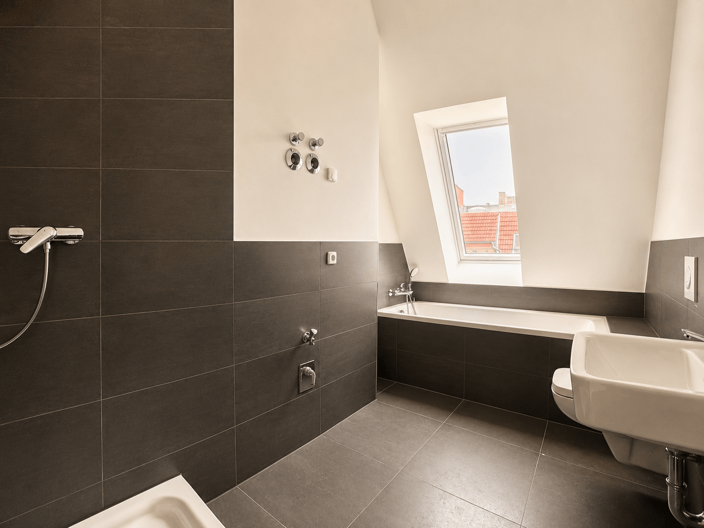 Drei-Zimmer-Penthousewohnung - SF DG