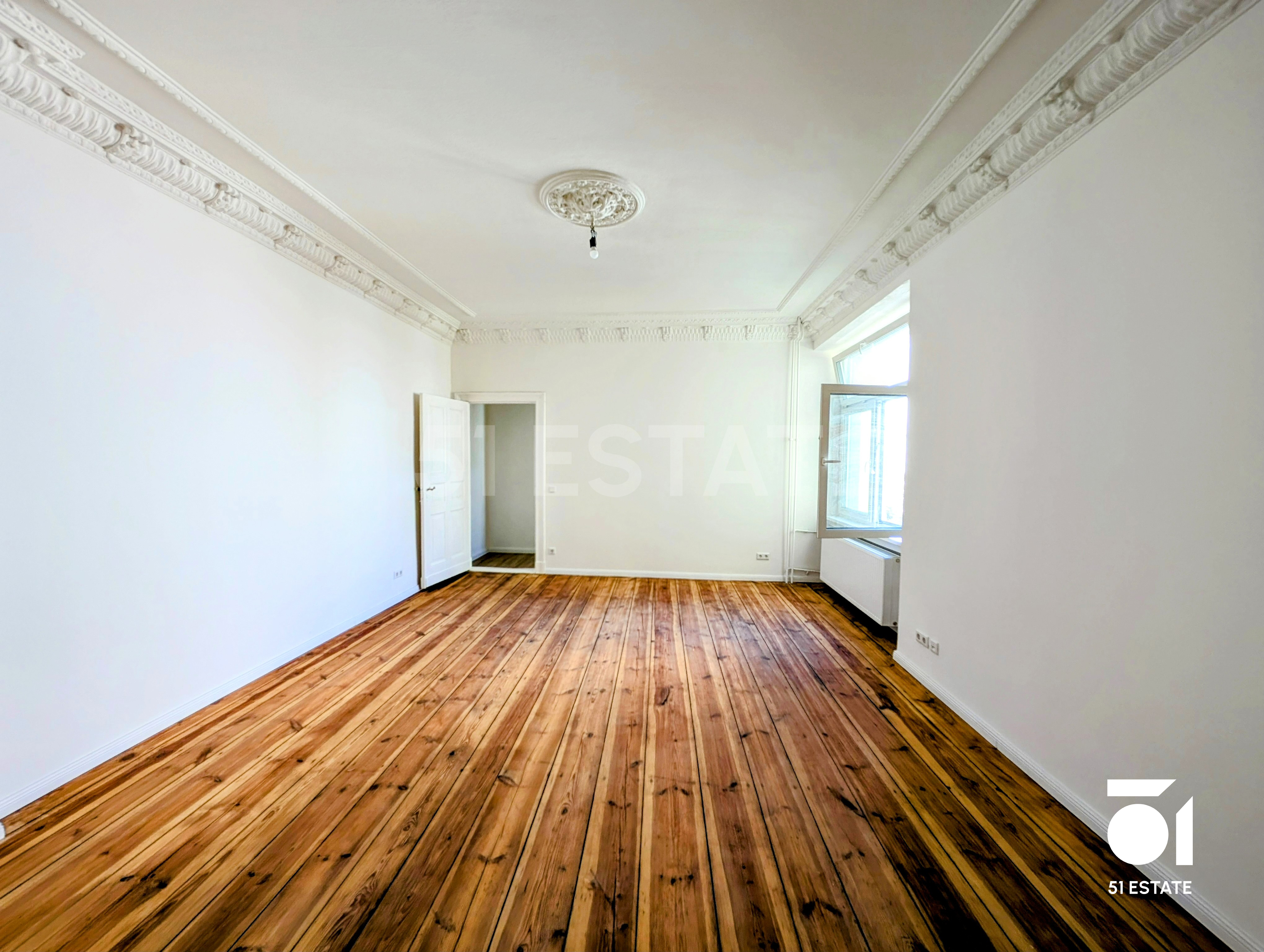 Exklusive Wohnung – 114 m² im 2. OG in der Rathenower Straße!
