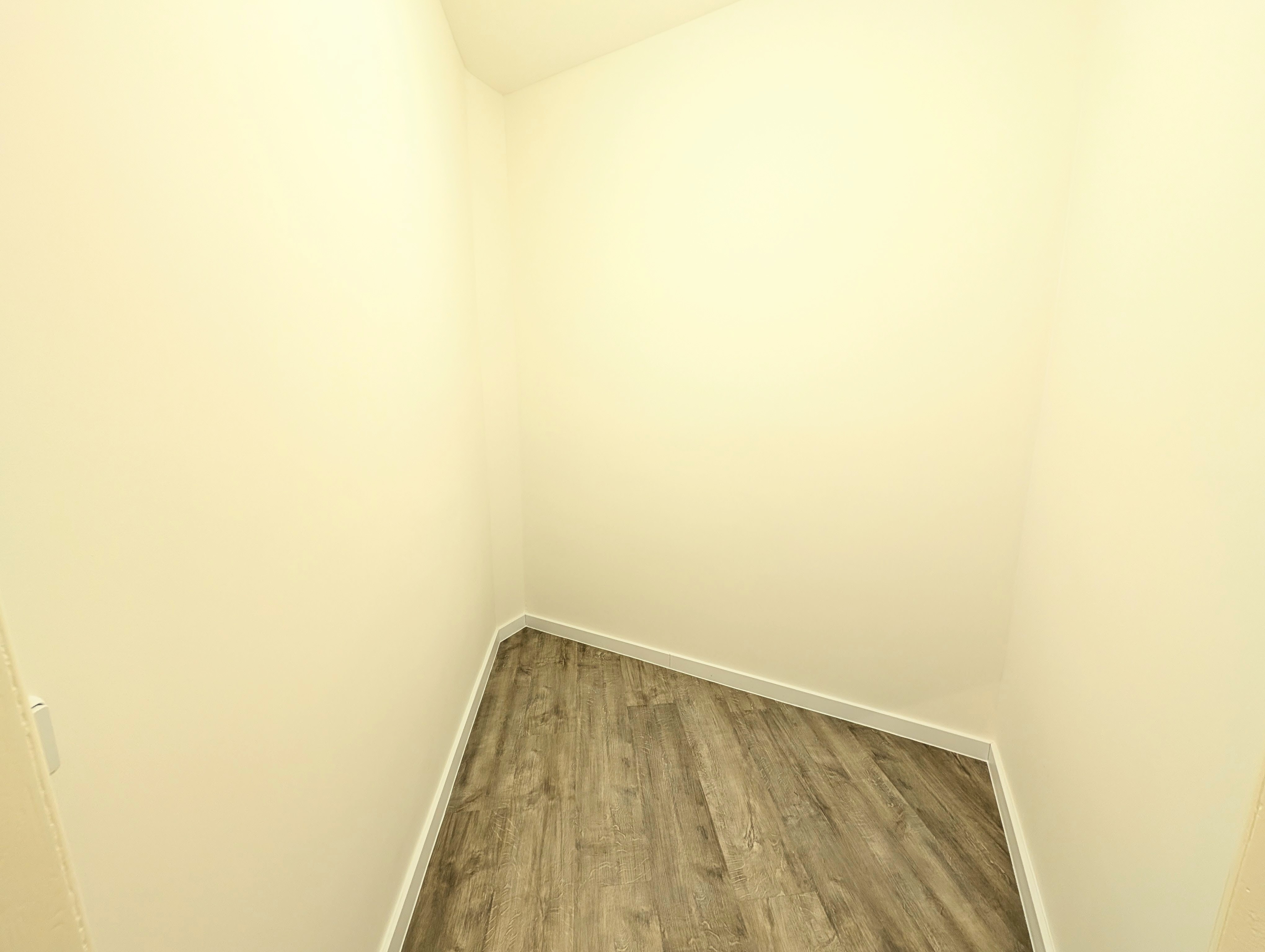 2-Zimmer-Wohnung mit Balkon, Abstellraum und Einbauküche direkt gegenüber der Hallen am Borsigturm