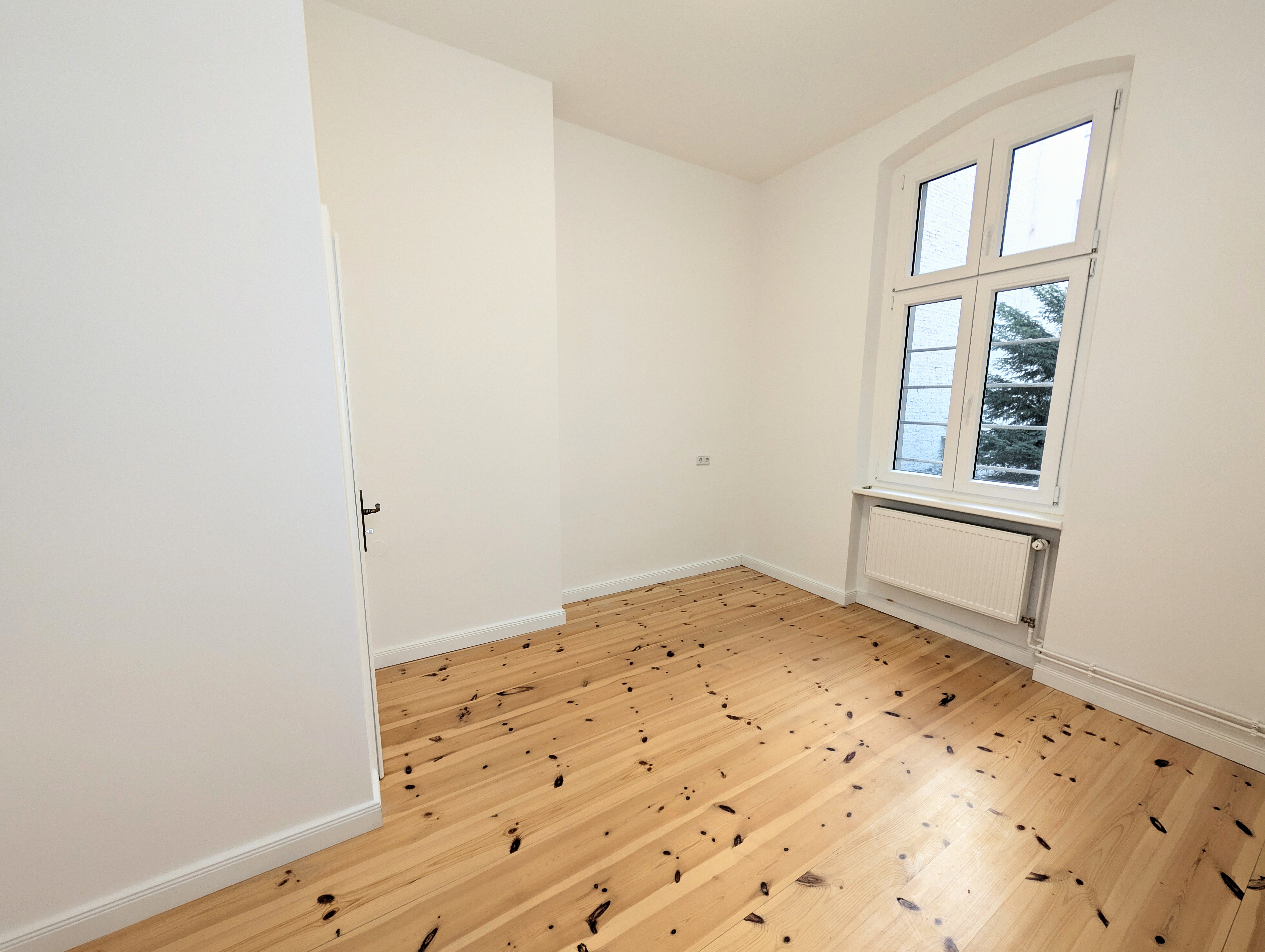 Repräsentative Gewerbefläche am Ku’damm – 153 m², 5 Räume, modernisiert 2025