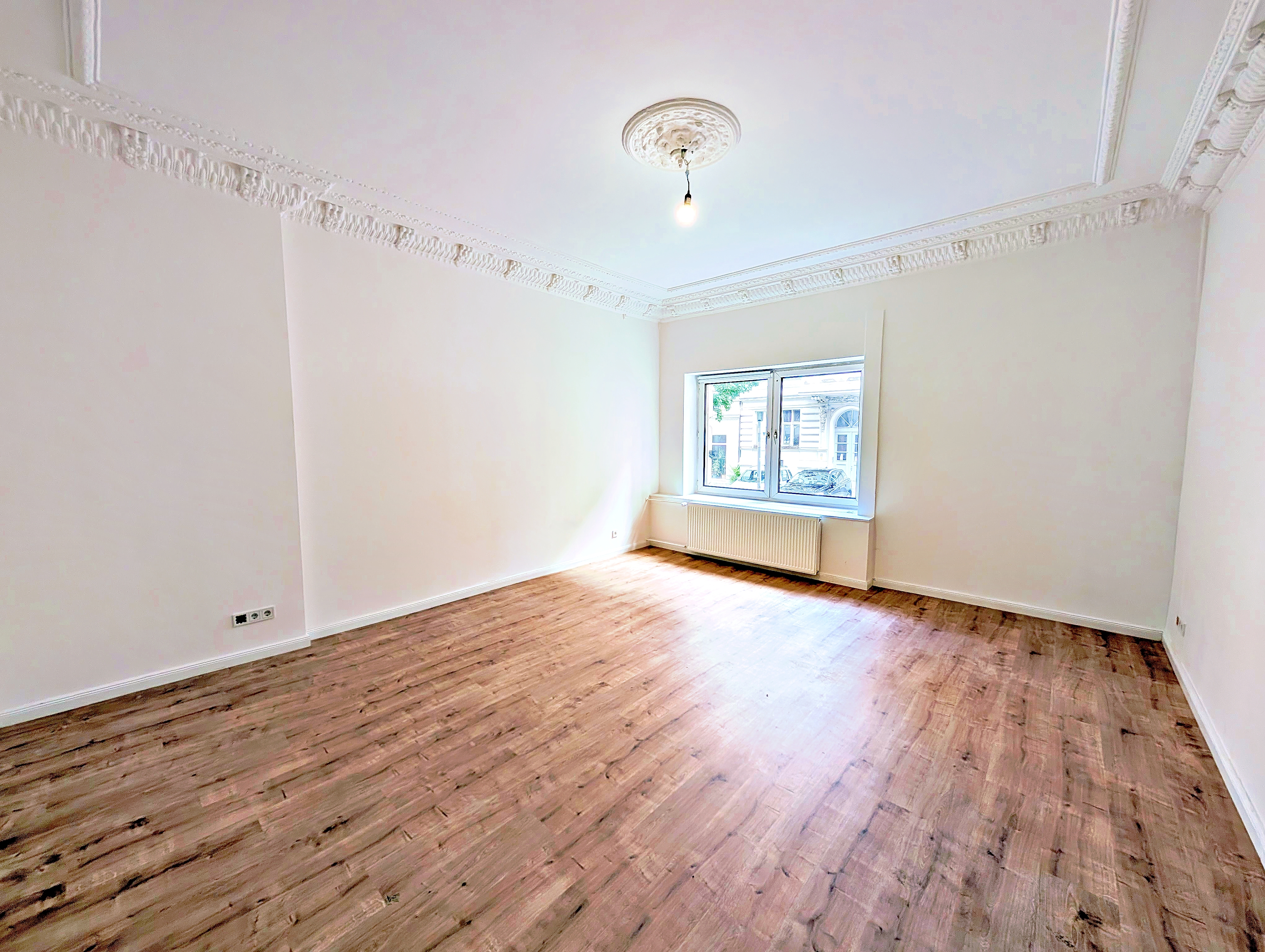 Helle 2-Zimmer-Wohnung in Berlin-Moabit mit moderner Einbauküche