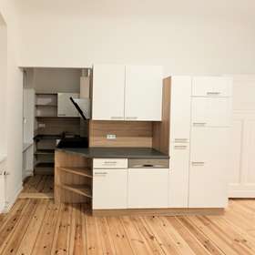 2,5-Zimmer-Wohnung mit Balkon & Wohnküche in zentralem Wilmersdorf