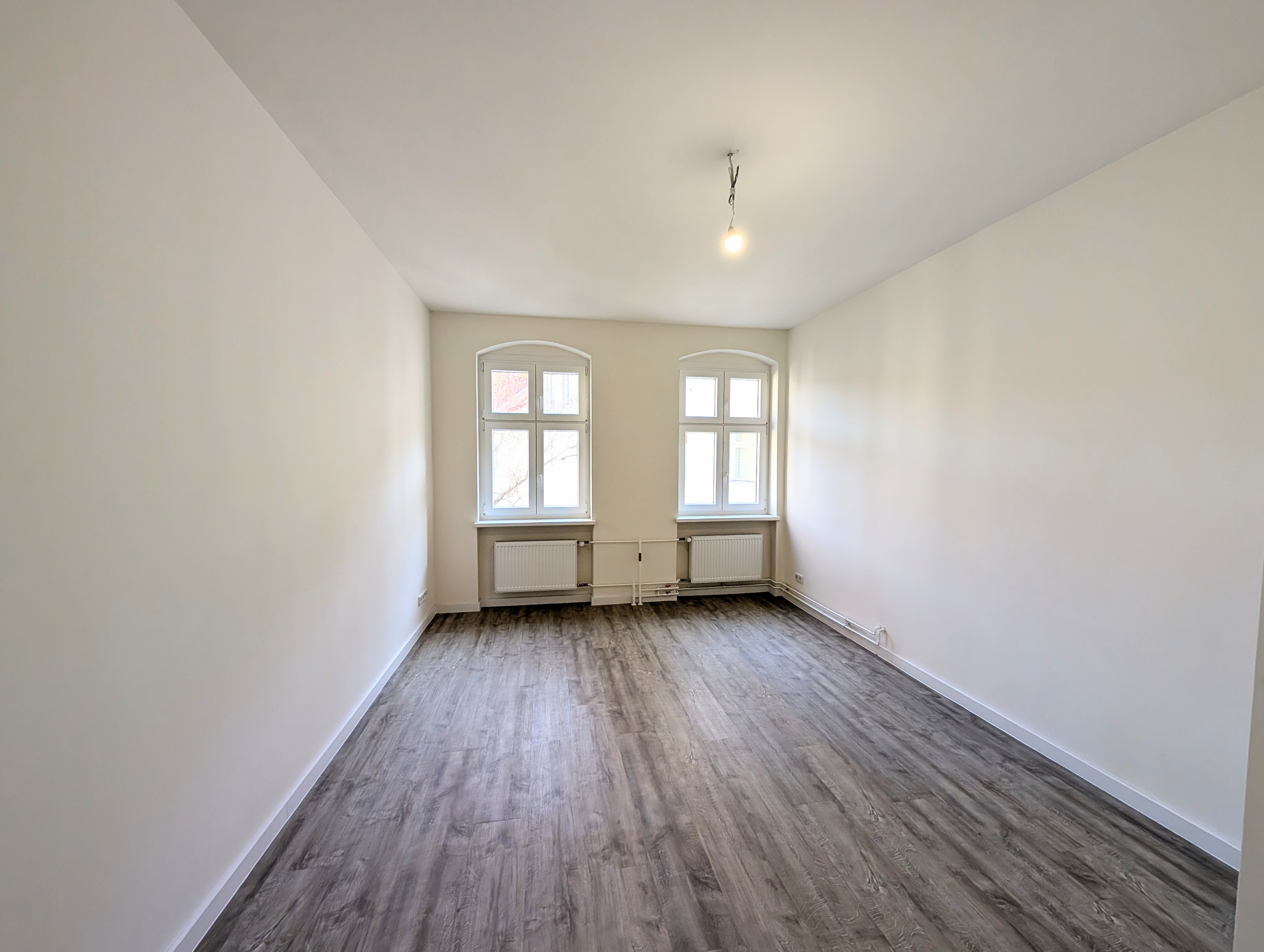 2-Zimmer-Wohnung mit Balkon, Abstellraum und Einbauküche direkt gegenüber der Hallen am Borsigturm