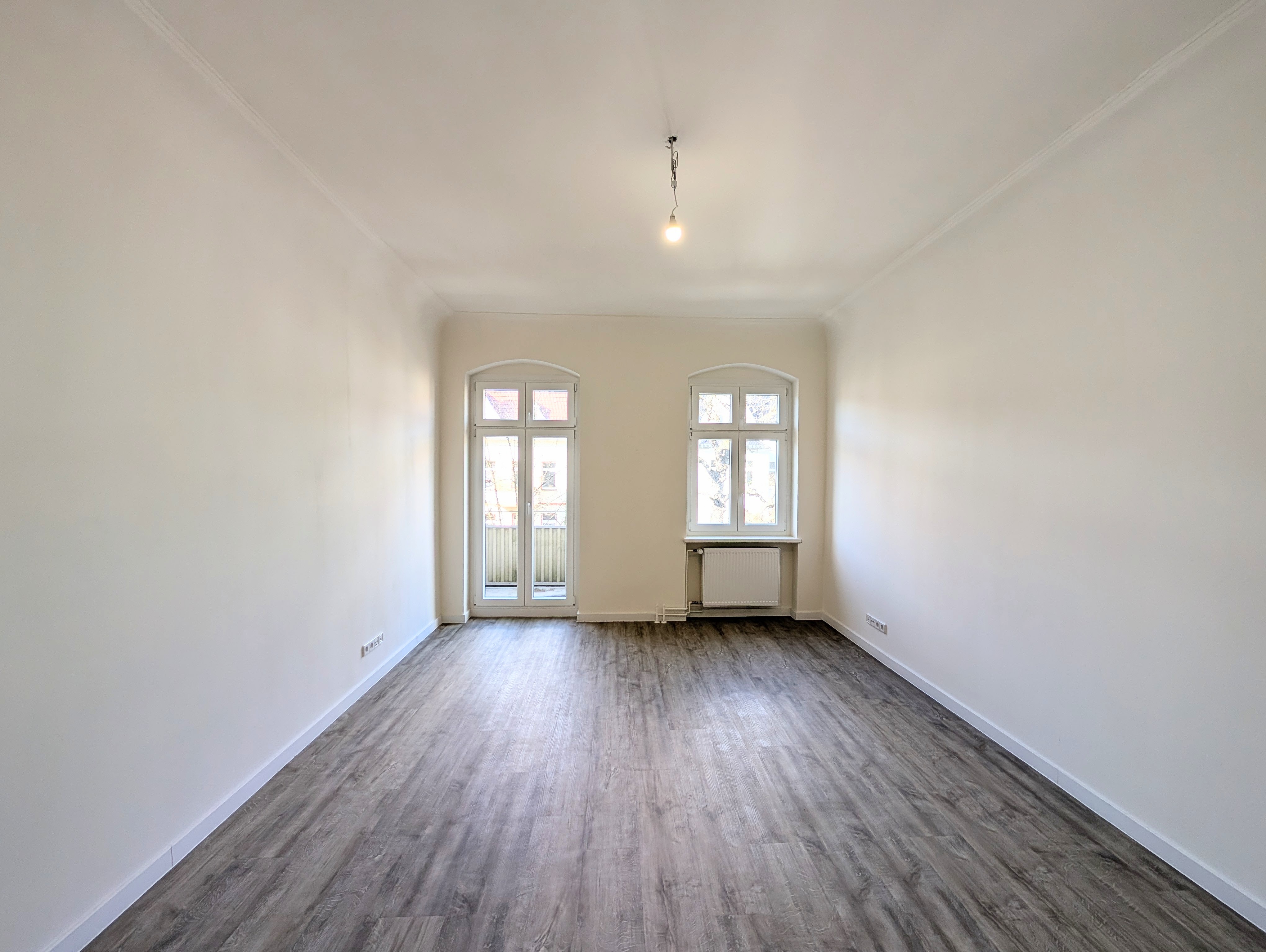 2-Zimmer-Wohnung mit Balkon, Abstellraum und Einbauküche direkt gegenüber der Hallen am Borsigturm