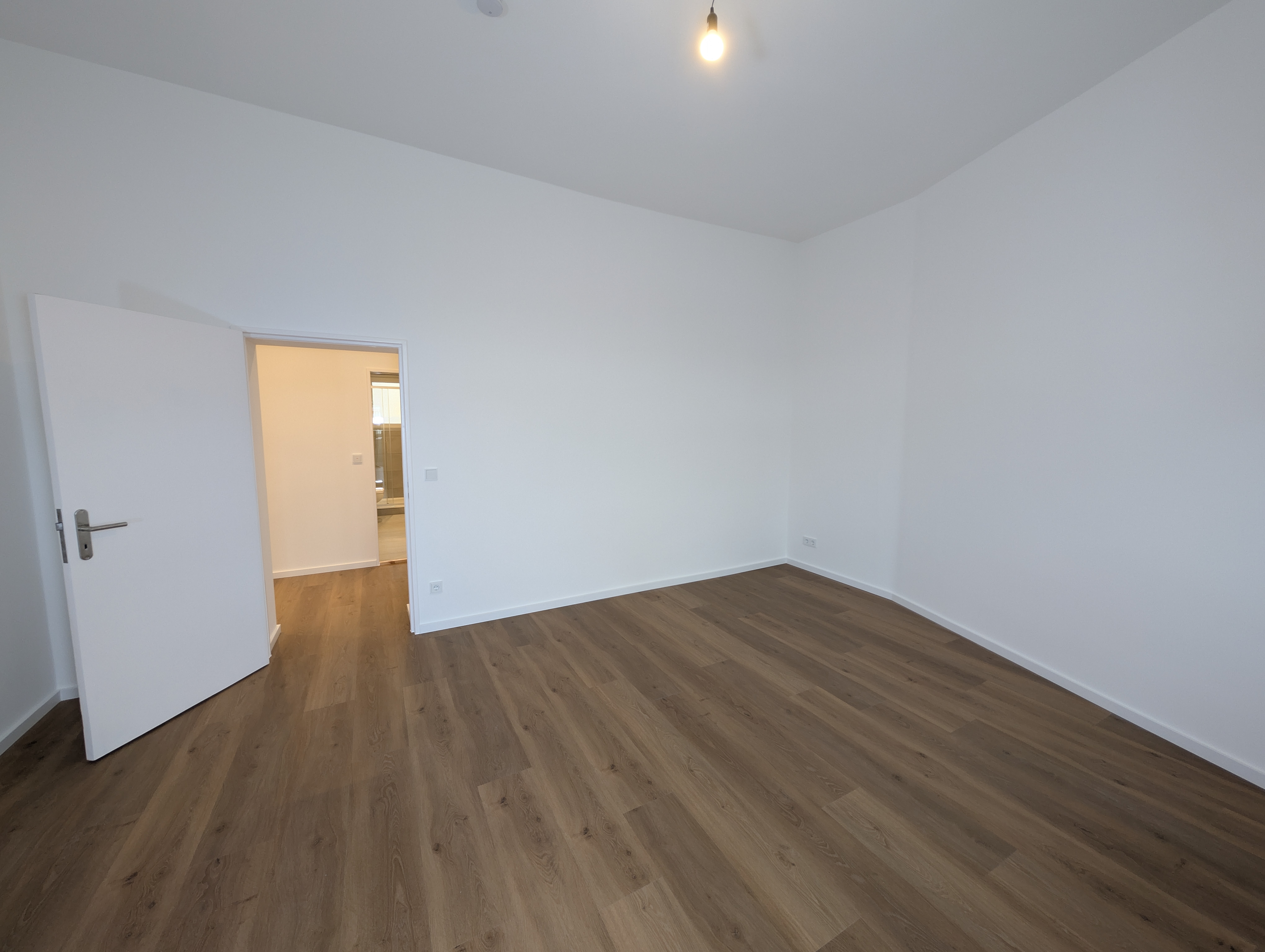 2-Zimmer-Wohnung Berlin-Tegel | Balkon | Neue Einbauküche | Top-Lage Berliner Straße