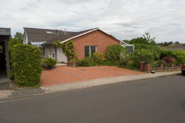 2-Familienhaus mit Einliegerwohnung