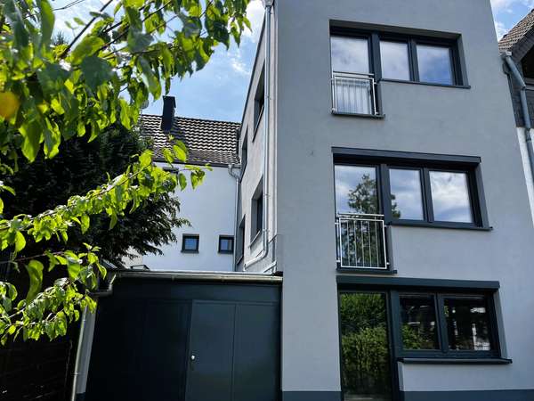 Haus mit Garten, neuem Anbau und viel Platz!