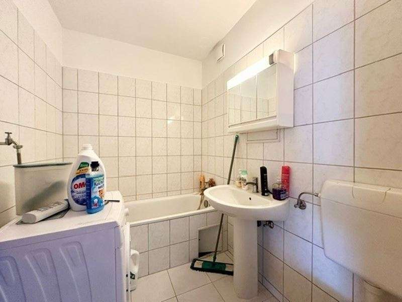 9 % Nettorendite: Top sanierte2-Zimmer-Wohnung mit Balkonund Stellplatz in Dietzenbach