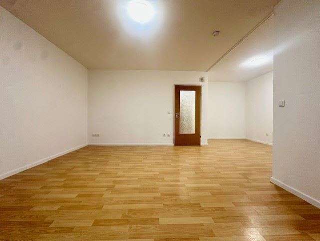 Provisionsfrei: Top sanierte 1,5-Zimmer-Wohnung mit 5,6% Nettorendite (Erbbaurecht)