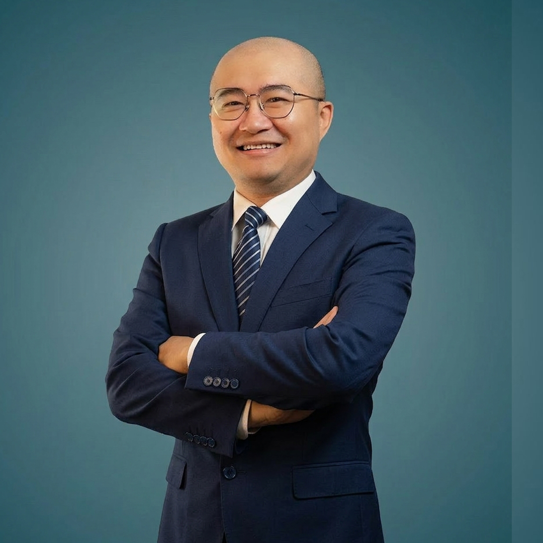 Makler Qiaonan Zhang