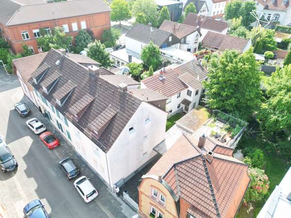 STARKE KAPITALANLAGE 🏠 2 Mehrfamilienhäuser mit insgesamt 5 Wohneinheiten in Dreieich!