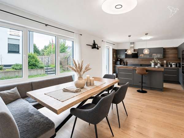 IHR GRÜNES STADTLEBEN WARTET 🌳🔑 Neuwertige 4-Zimmer-Wohnung mit eigenem Garten in Bad Homburg!