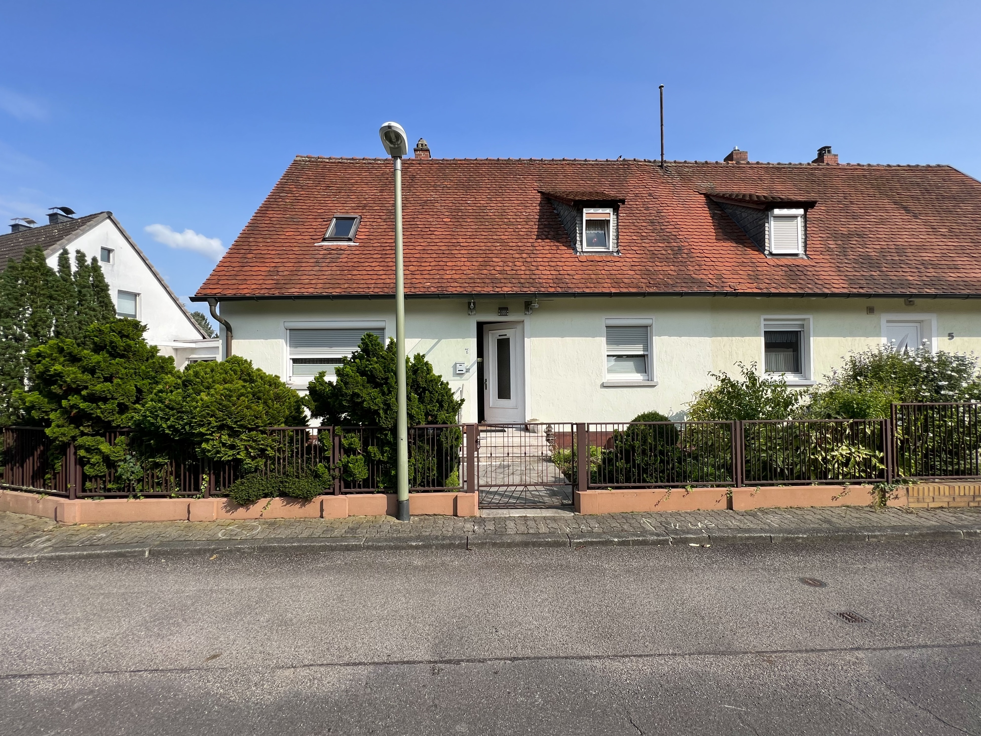 RESERVIERT - SOMMERTRAUM - Familienfreundliche Doppelhaushälfte mit großem Garten Hanau-Lamboy!