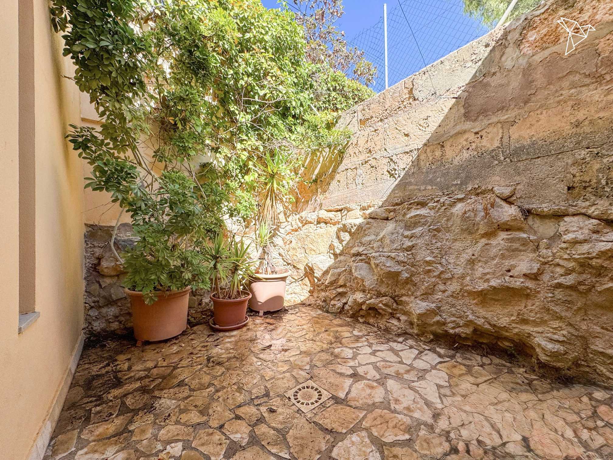 SONNIGE MOMENTE 🌄 Modernes Stadthaus mit Meerblick und Pool in Genova Mallorca!