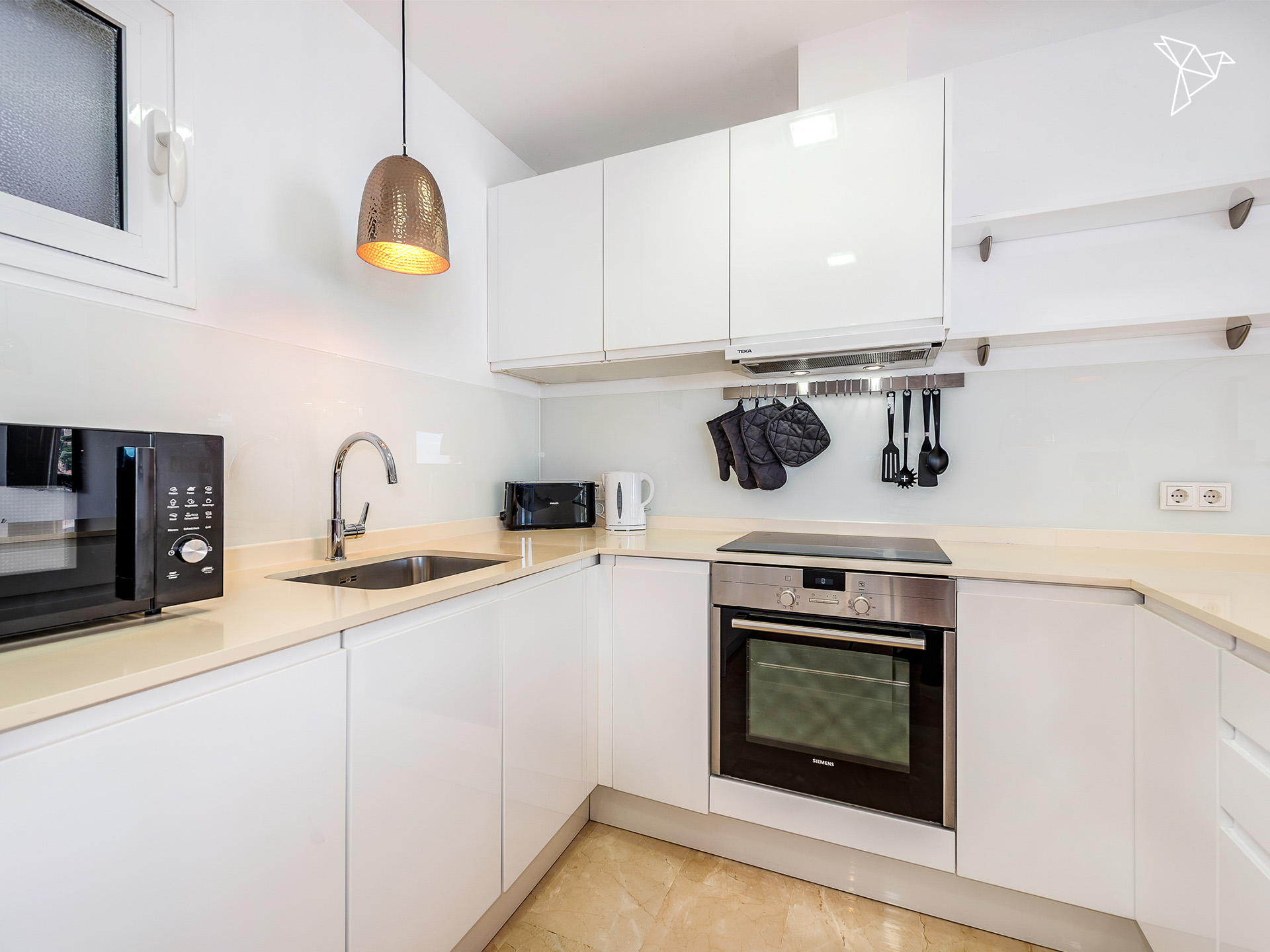 TRAUMHAFTER AUSBLICK 🌊 Modernes Apartment mit Privatgarten und Pool in Port Andratx Mallorca!