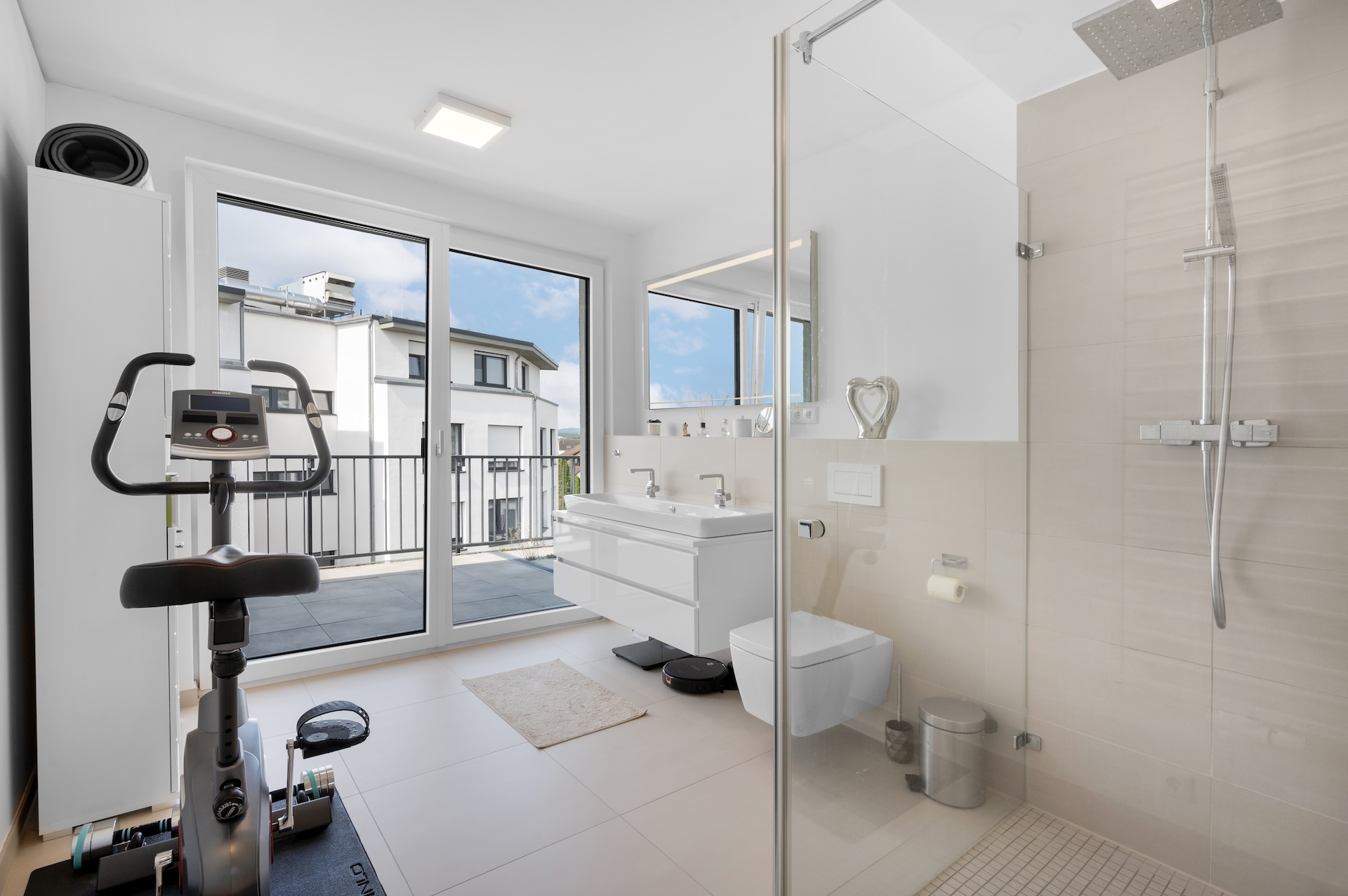 PENTHOUSE - Exklusive 5-Zimmer-Wohnung mit sensationeller Aussicht auf die Frankfurter Skyline!