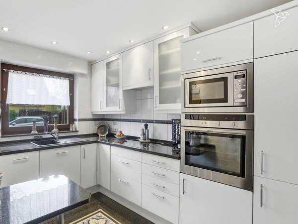 TRAUMHAFTES ZUHAUSE 🌿 Modernes Reihenendhaus mit Terrasse und gepflegtem Garten in Niederkassel!