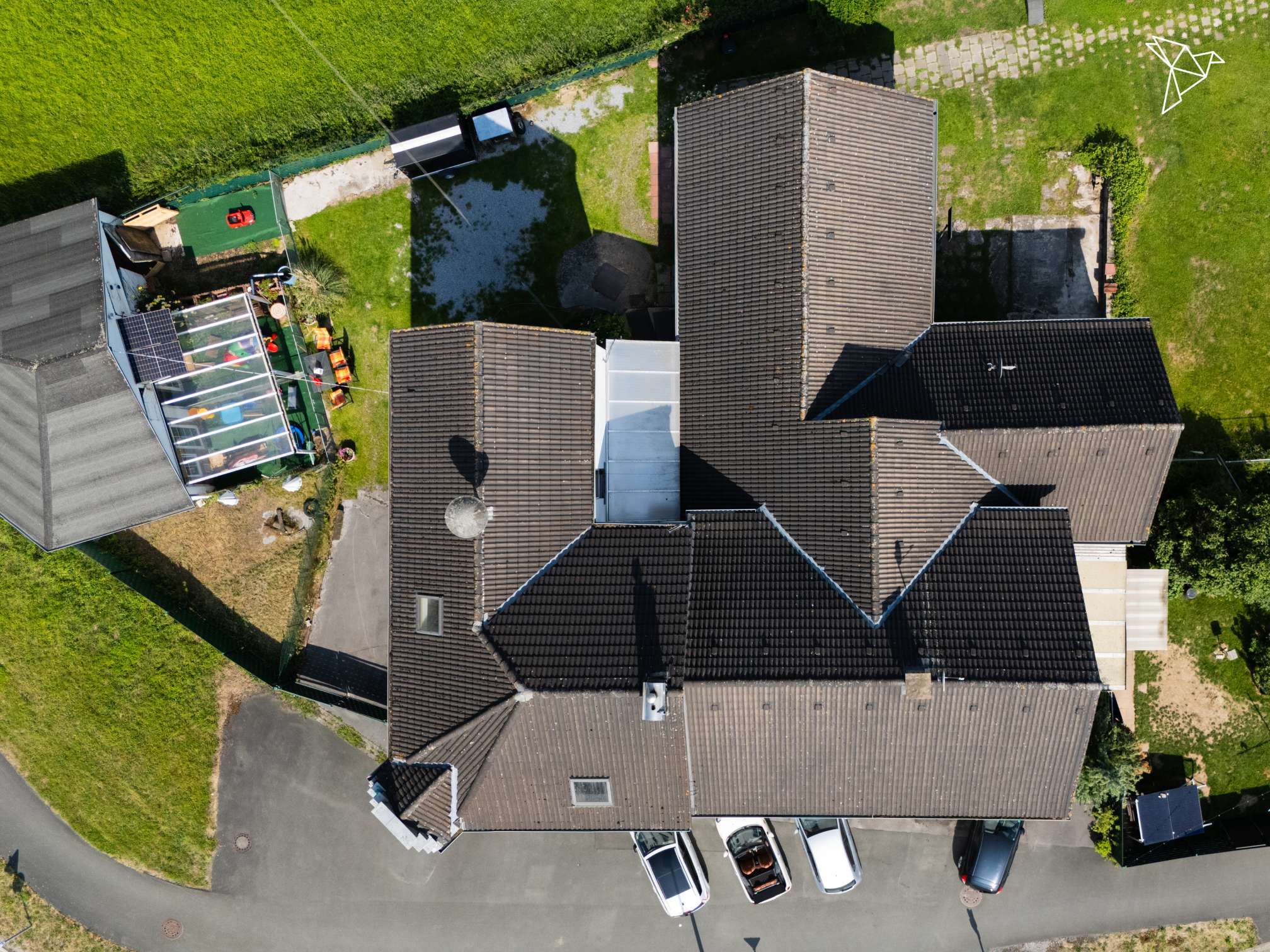 IDYLLISCHES LANDANWESEN MIT HISTORISCHEM FLAIR 🏡 Viel Platz, Scheune & Mieteinnahmen in Hennen!