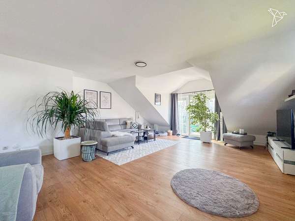 MODERNES WOHNEN UNTER DEM DACH 🏡✨ Großzügige 4,5-Zimmer-Wohnung mit sonnigem Balkon in Neu Anspach!