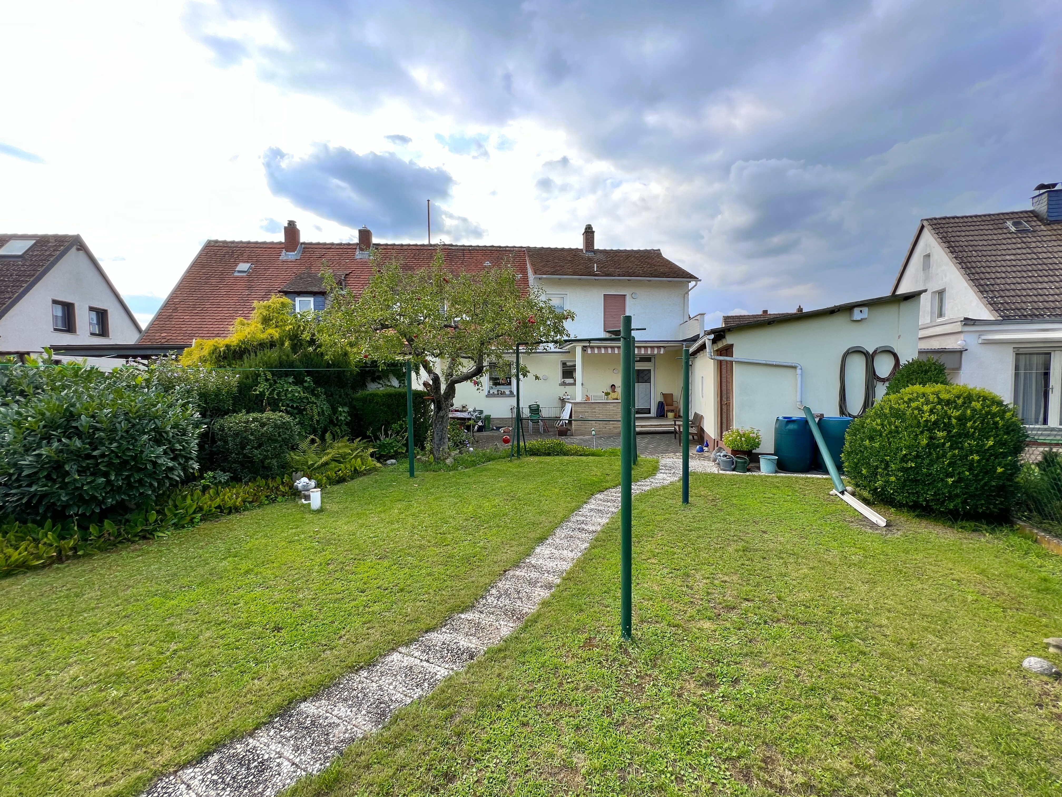 RESERVIERT - SOMMERTRAUM - Familienfreundliche Doppelhaushälfte mit großem Garten Hanau-Lamboy!