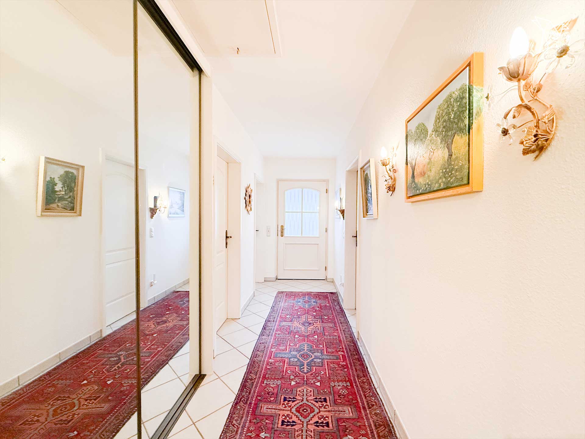 ENTSPANNUNG BEGINNT ZUHAUSE 🏡 Einfamilienhaus mit Wellnessbereich, Kamin & Terrassen in Eschau!