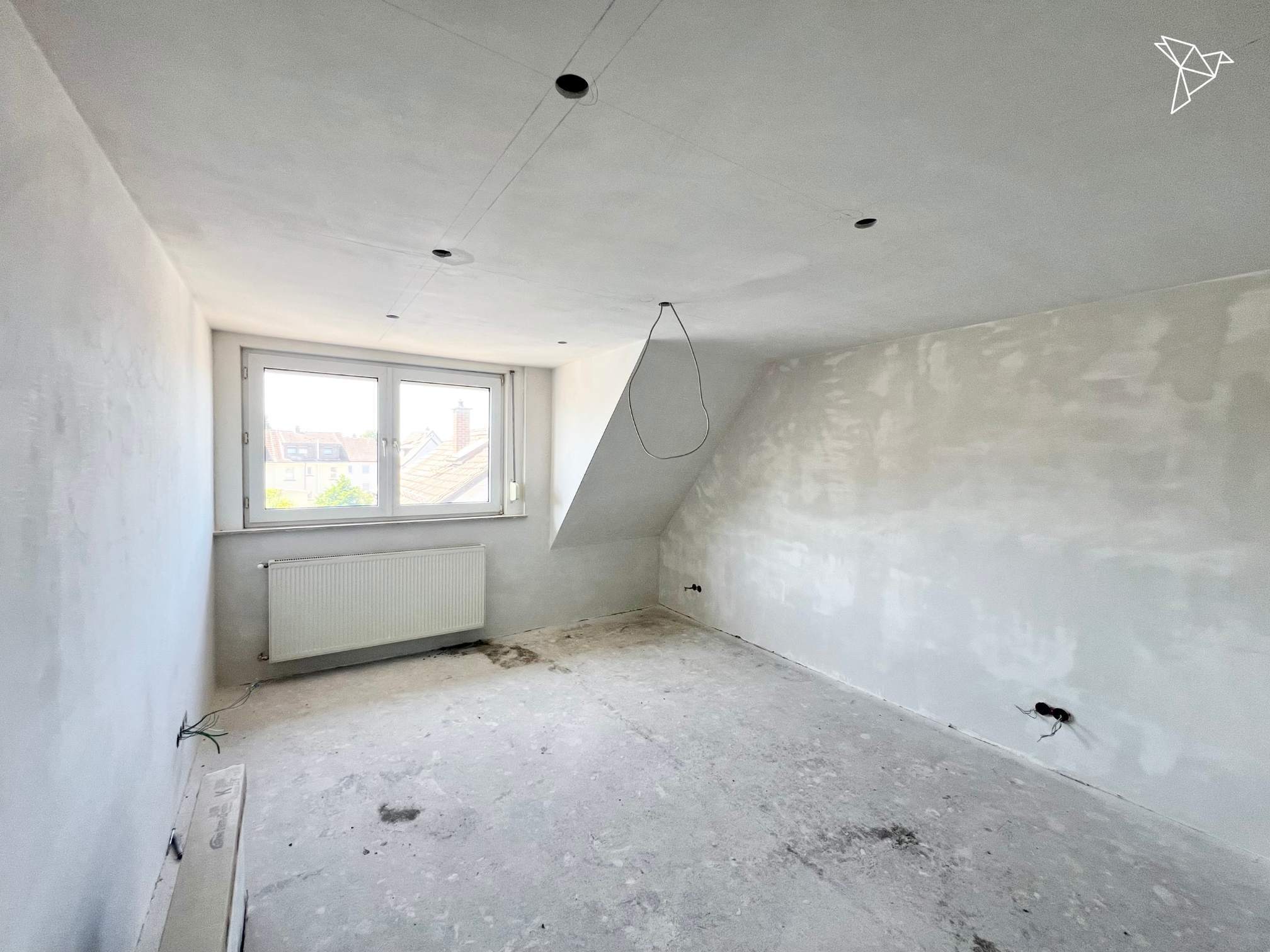 DREI ETAGEN VOLLER MÖGLICHKEITEN 🏡 Großzügiges Mehrfamilienhaus mit Garten & 3 Garagen!