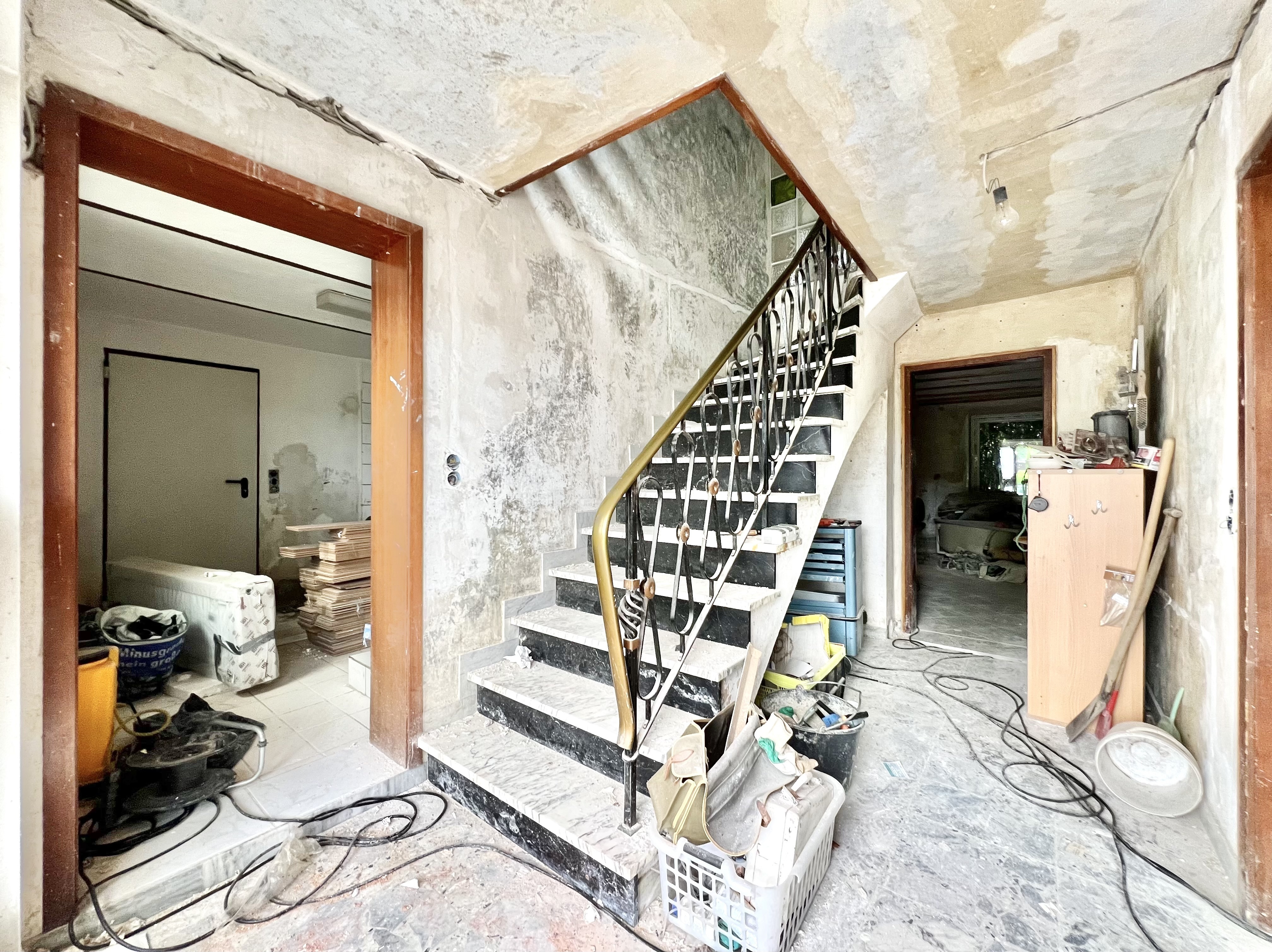 GESTALTEN SIE IHR ZUHAUSE 🔨 Renovierungsbedürftiges Zweifamilienhaus in Kleinmaischeid!