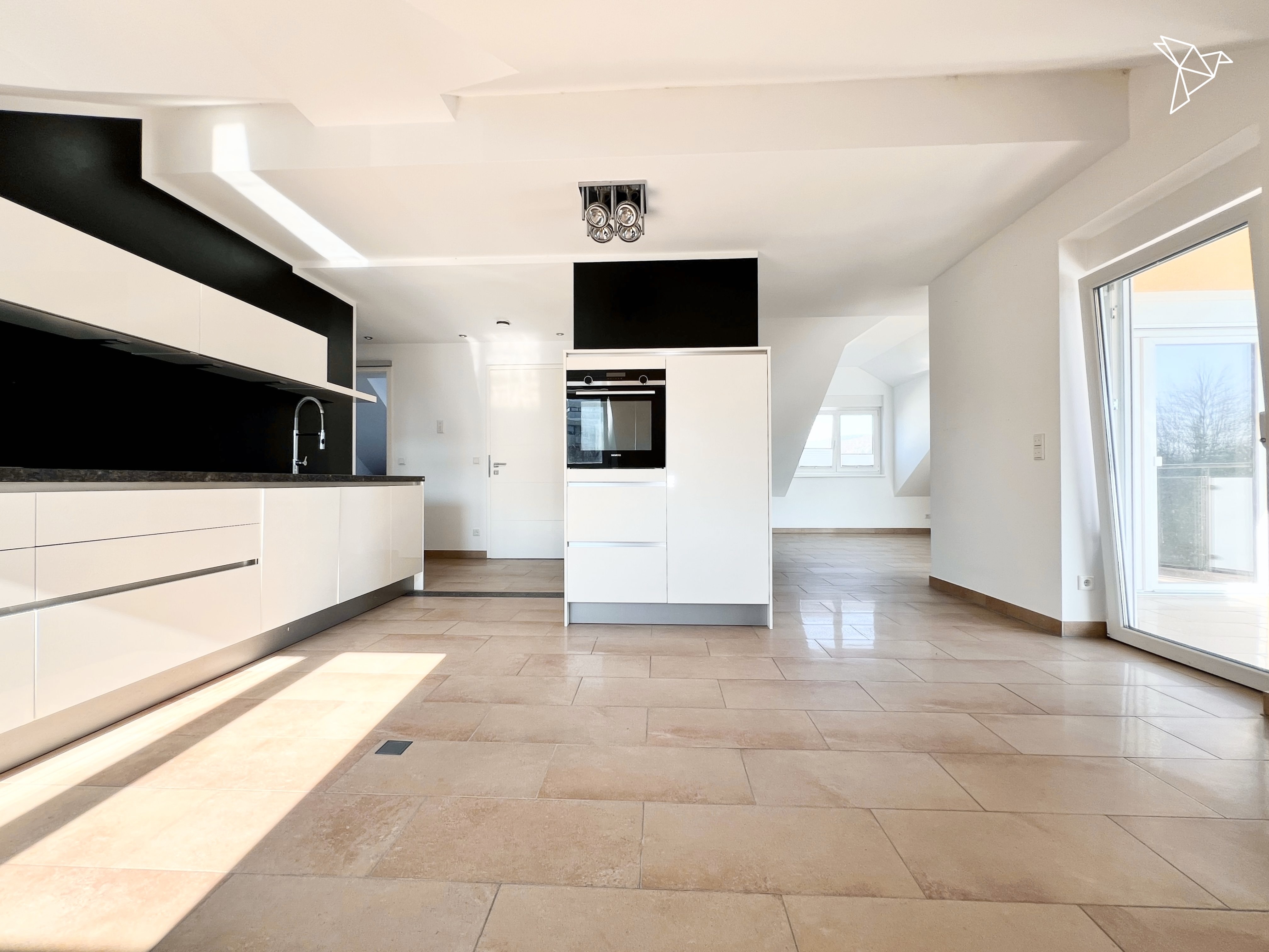 PRIVATER WELLNESSBEREICH 🌟 Exklusive Dachgeschosswohnung mit 2 Balkonen in Alzenau!