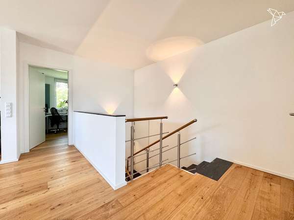 LUXUS FÜR DIE GANZE FAMILIE 🌟 Exklusives Einfamilienhaus mit Sauna und uneinsehbaren Garten!