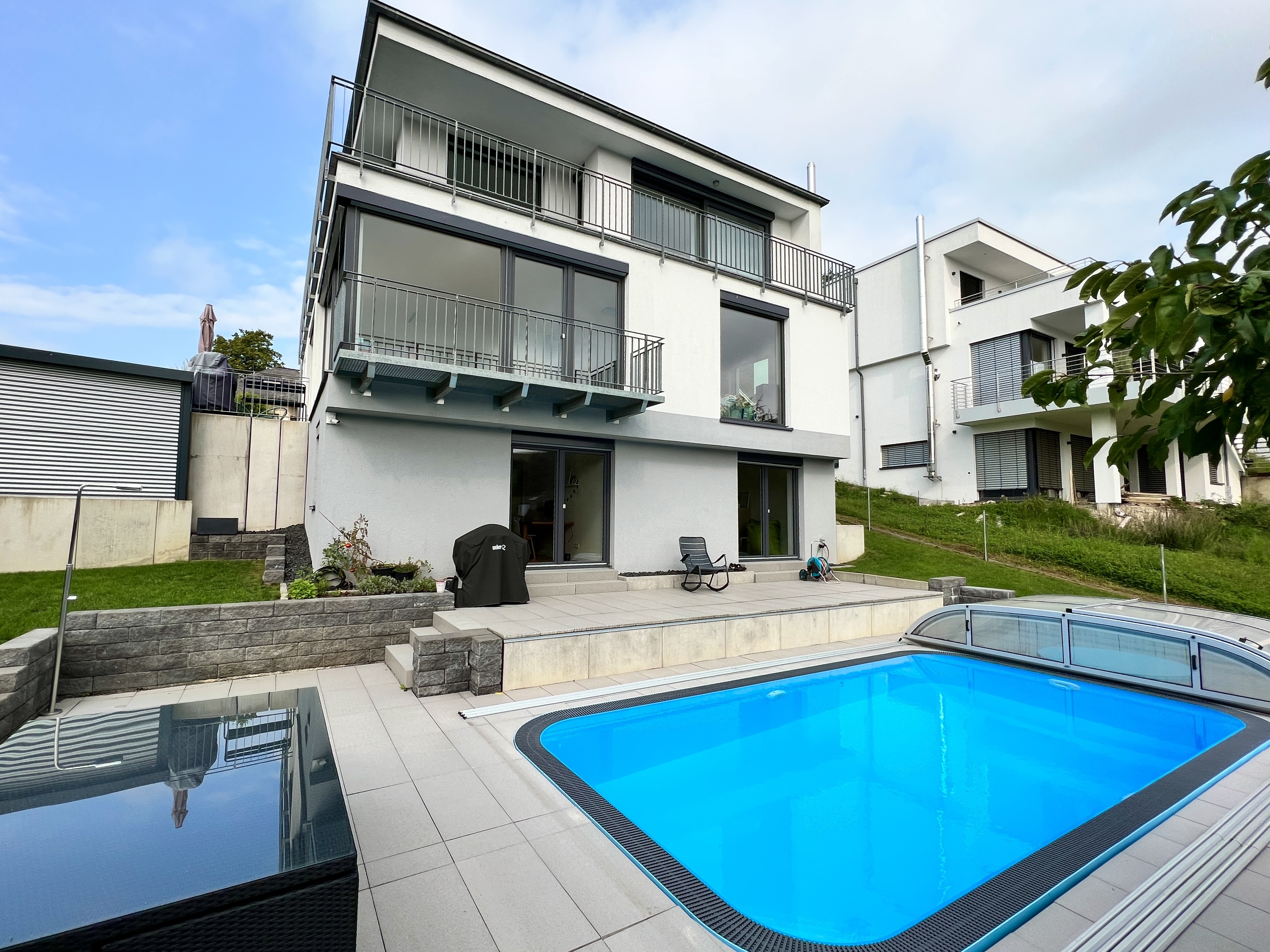 POOL MIT TALBLICK - Luxuriöses Einfamilienhaus mit exklusiver Ausstattung in Eppstein!