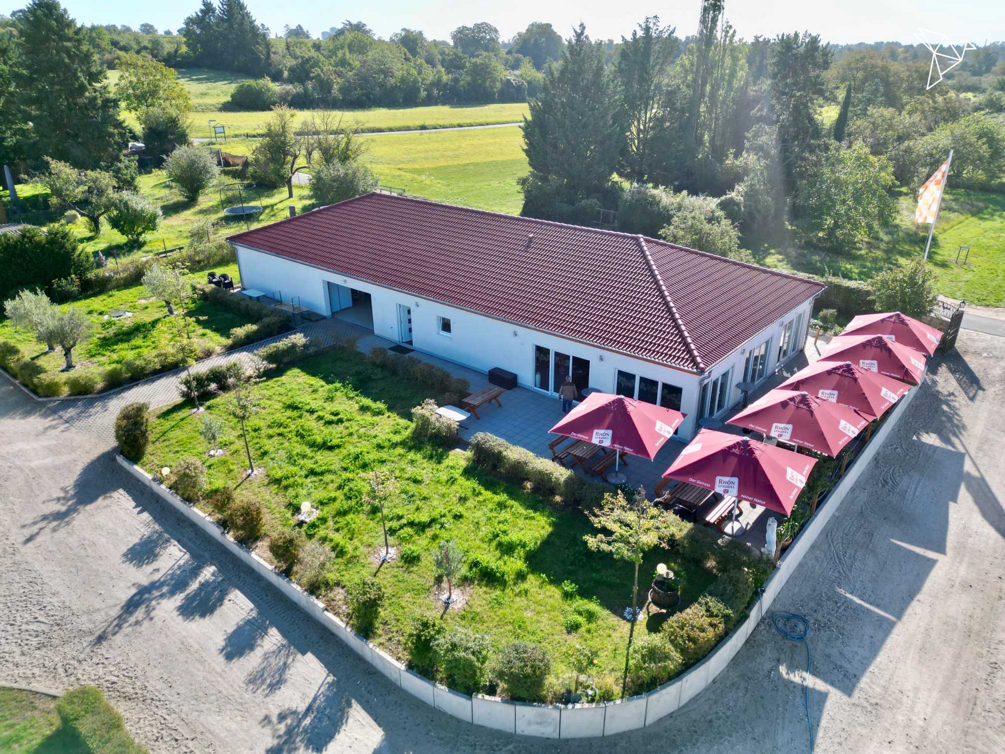 GENUSS TRIFFT ZUHAUSE ✨ Weingut mit Vinothek, Produktionshalle & EFH in Mainz-Kostheim!