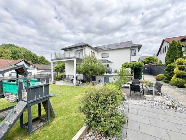 Platz für Familie, Arbeit & mehr 🏠 Stilvolles Mehrfamilienhaus mit Gartenparadies