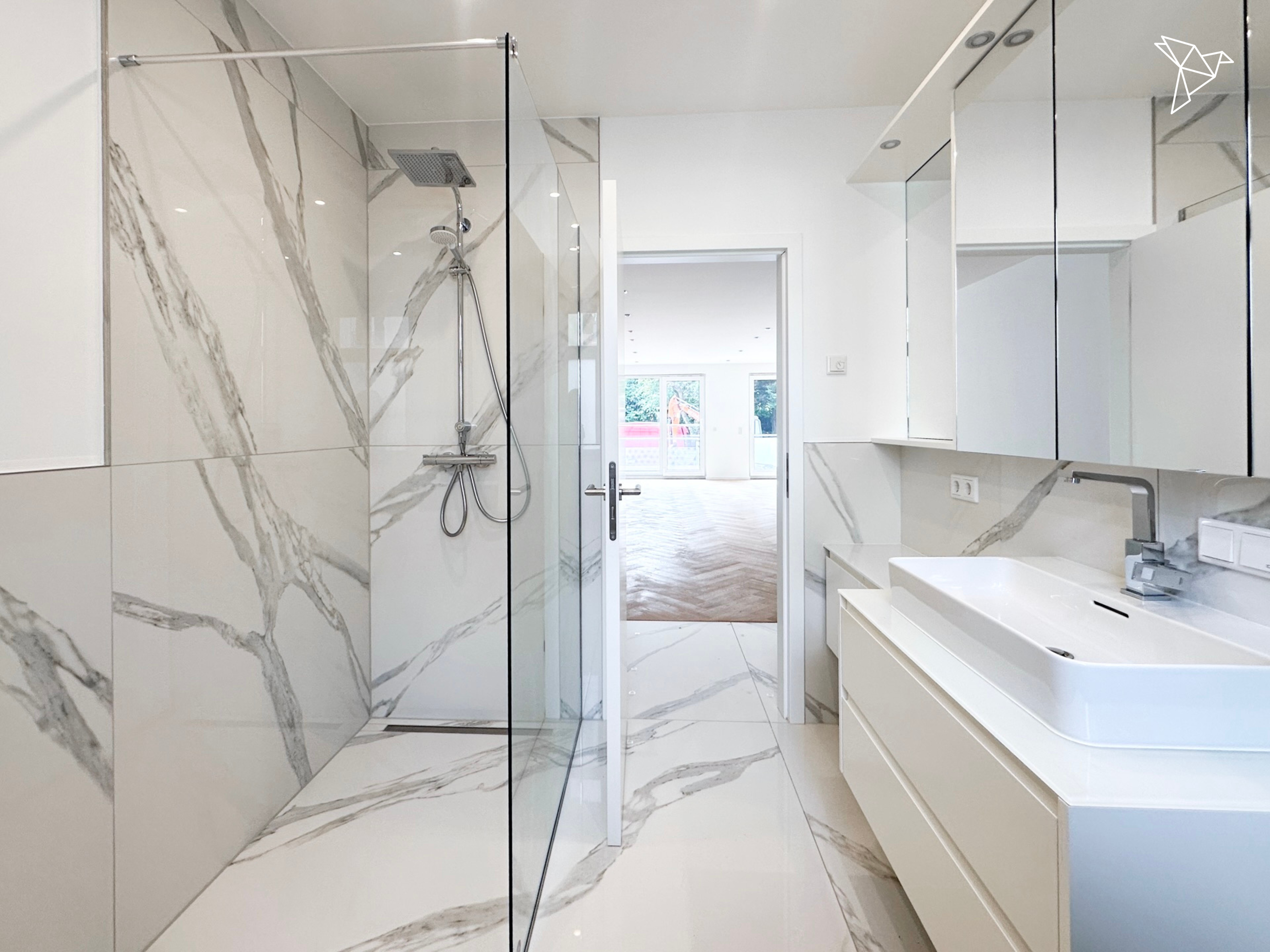 KLASSIK TRIFFT MODERNE ✨ 4-Zimmer-Erstbezug mit Terrasse nahe des Schlossparks!