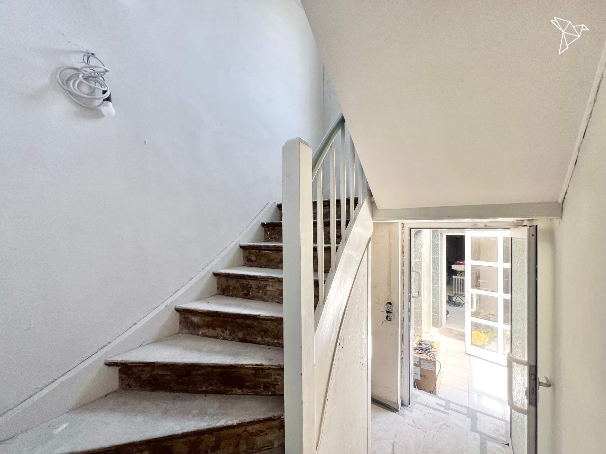 DREI ETAGEN VOLLER MÖGLICHKEITEN 🏡 Großzügiges Mehrfamilienhaus mit Garten & 3 Garagen!